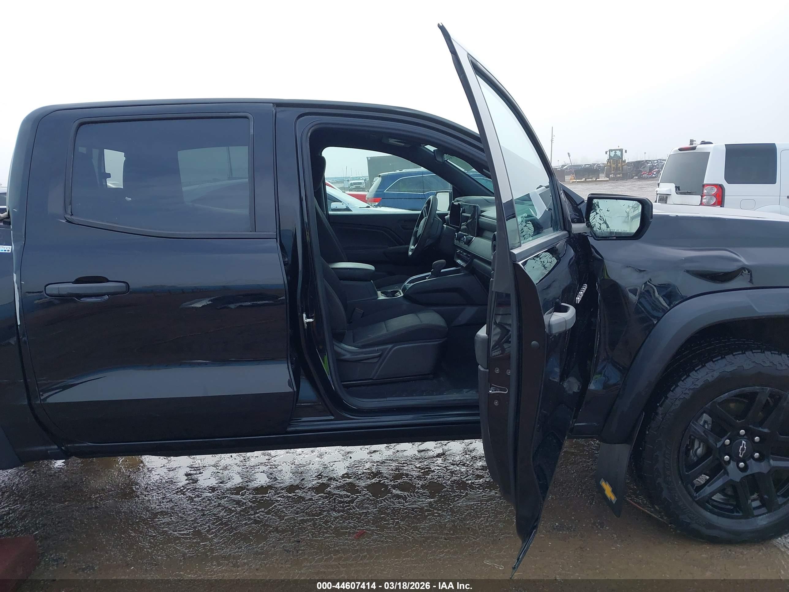 CHEVROLET COLORADO image 5