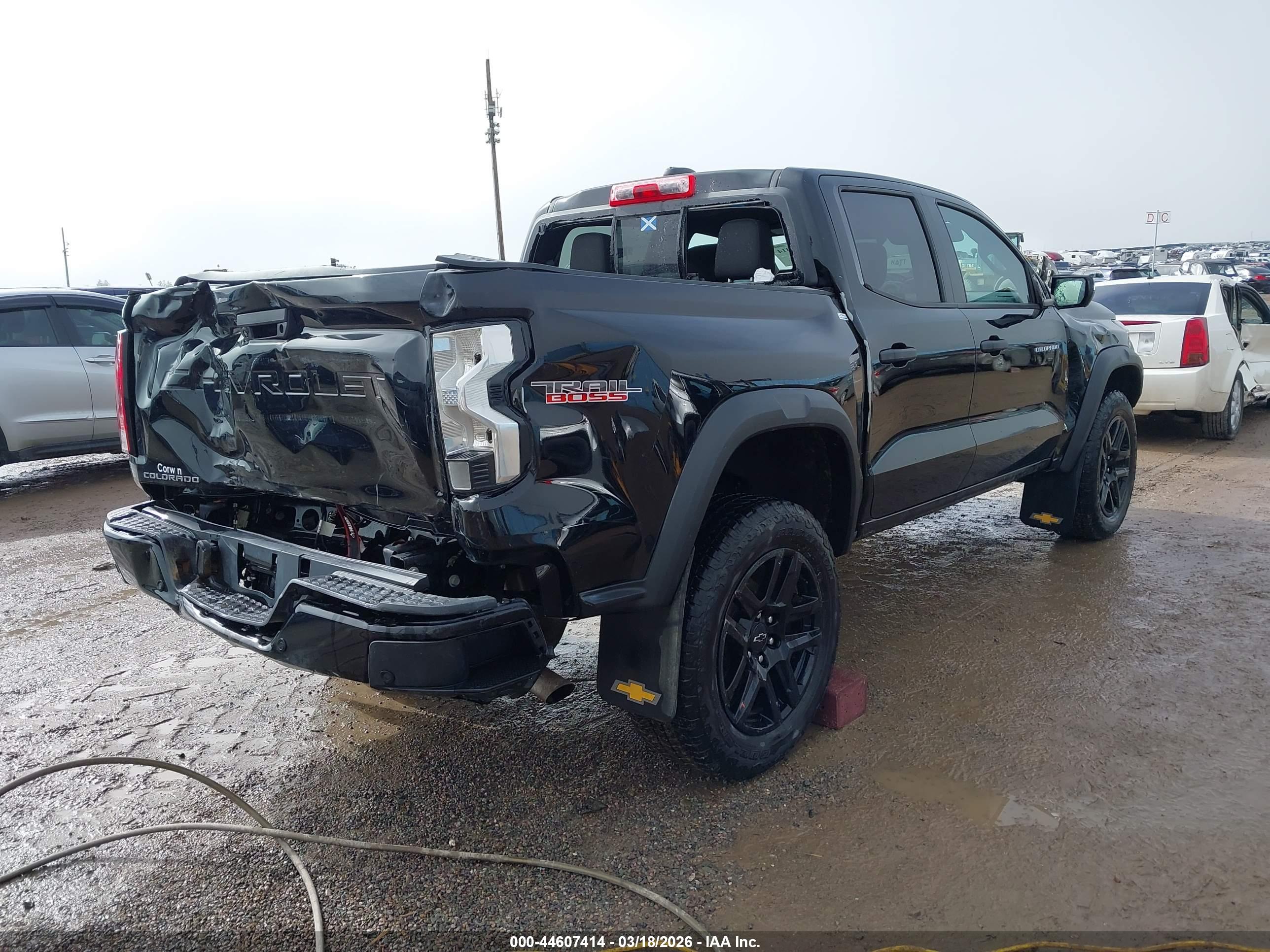 CHEVROLET COLORADO image 6