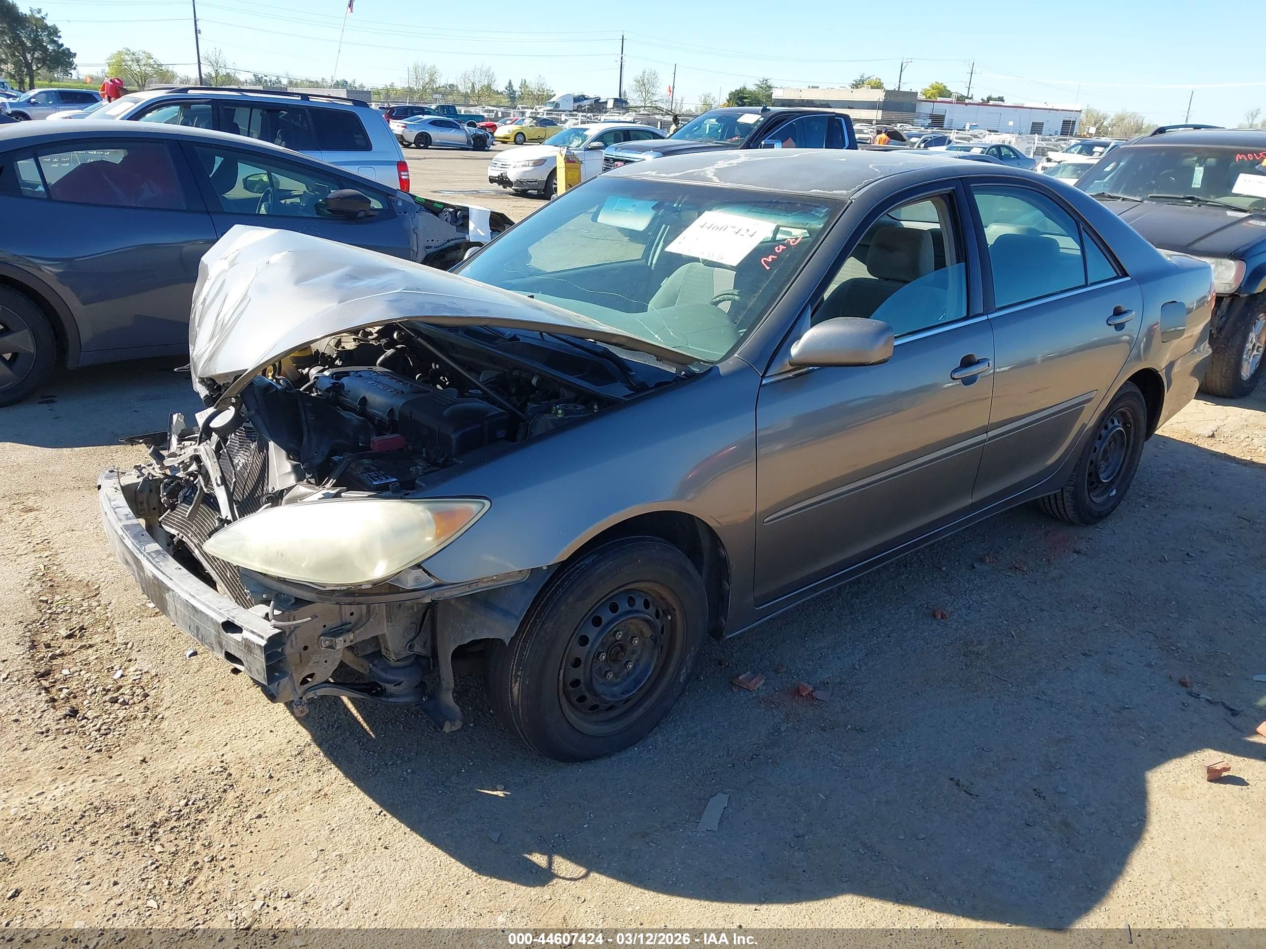 TOYOTA CAMRY image 2