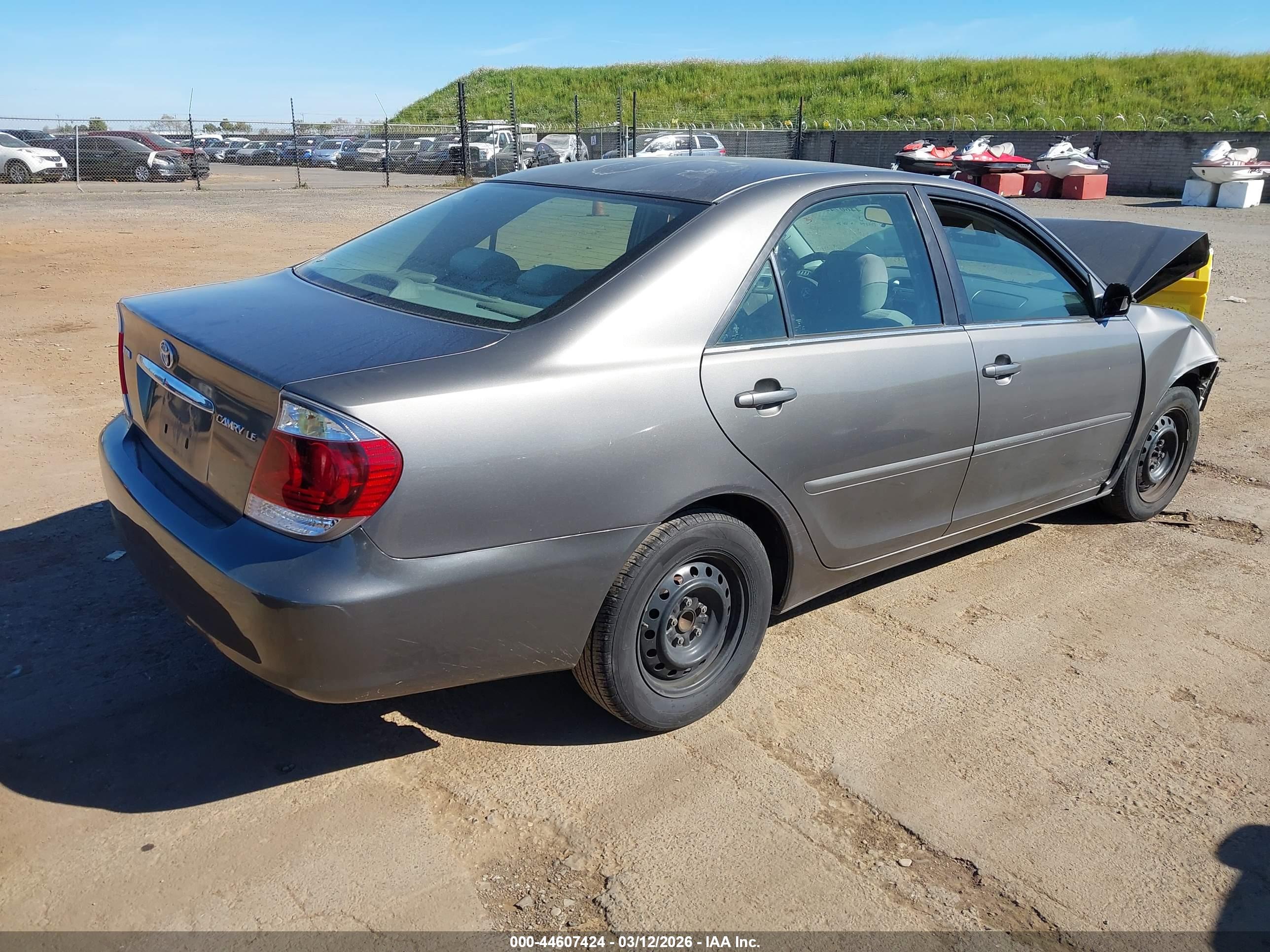 TOYOTA CAMRY image 4