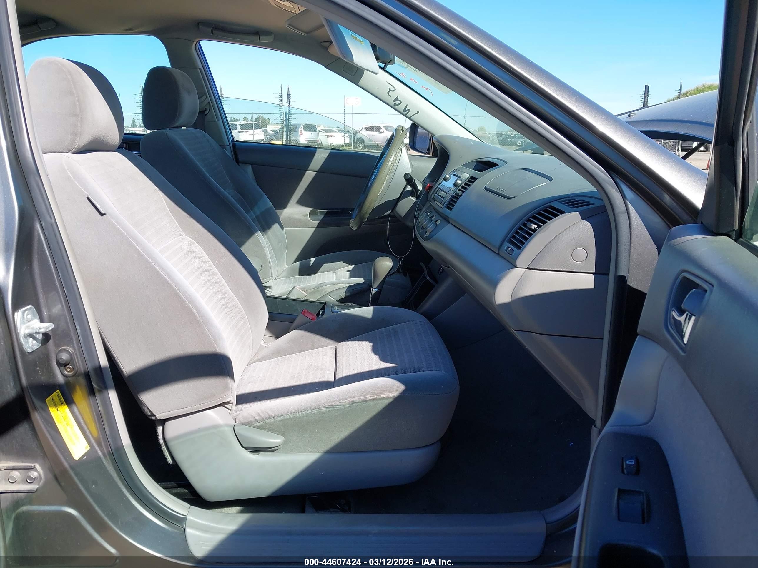 TOYOTA CAMRY image 5