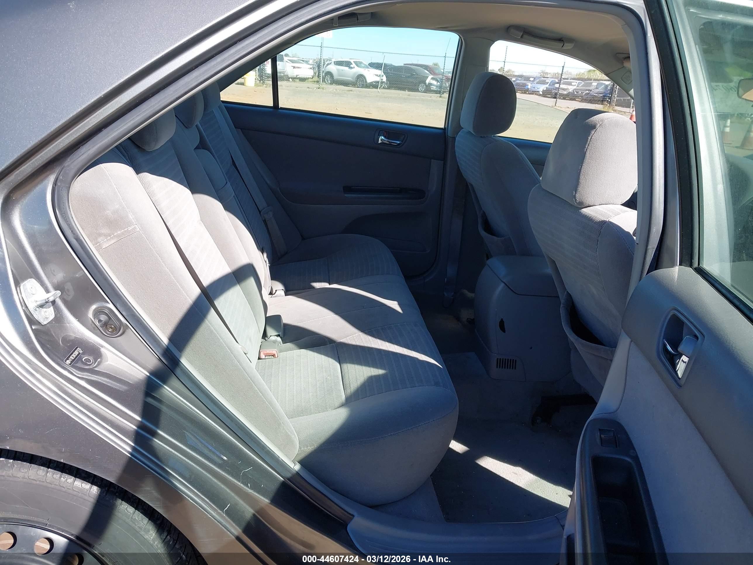 TOYOTA CAMRY image 8