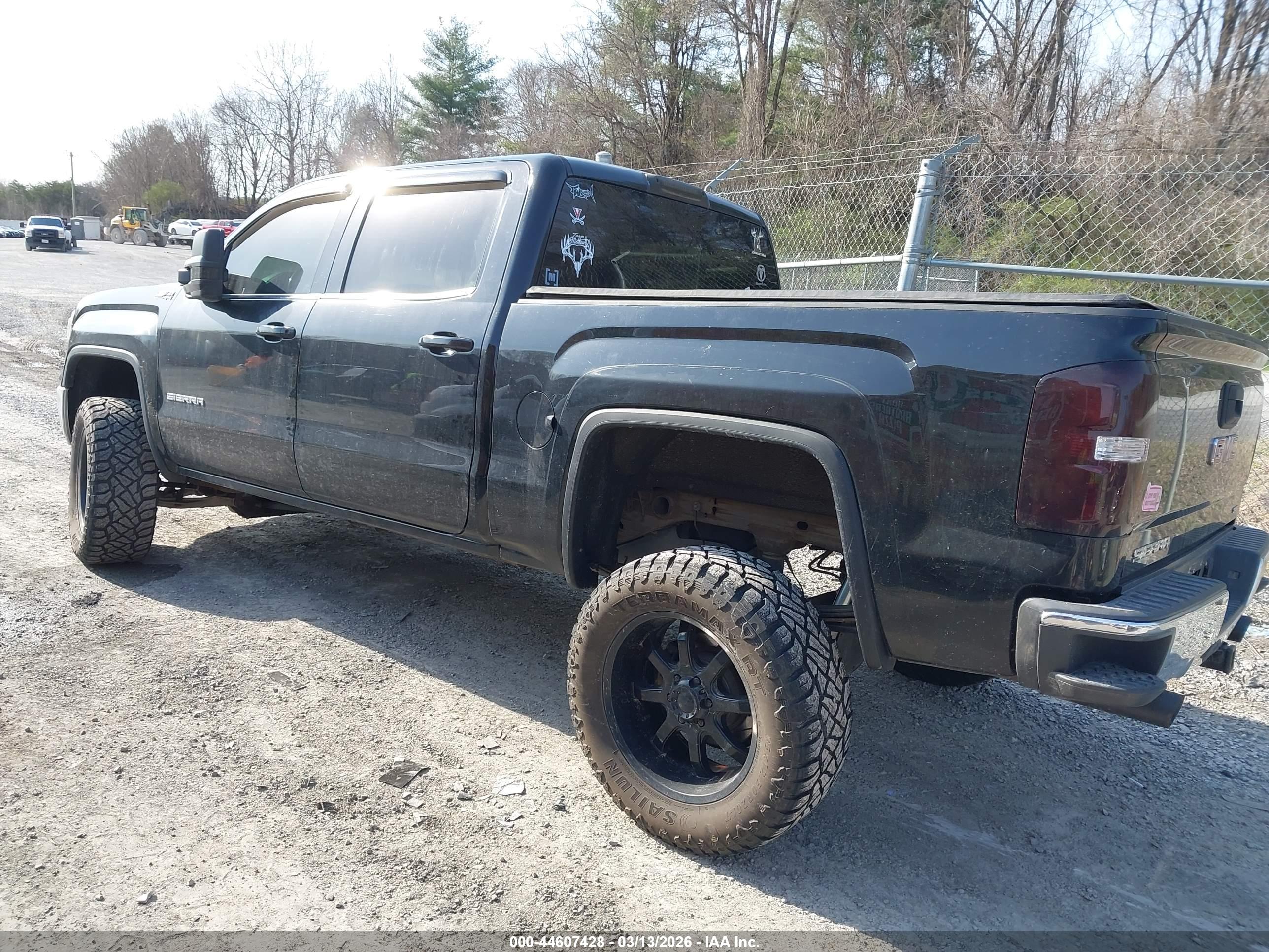 GMC SIERRA image 3