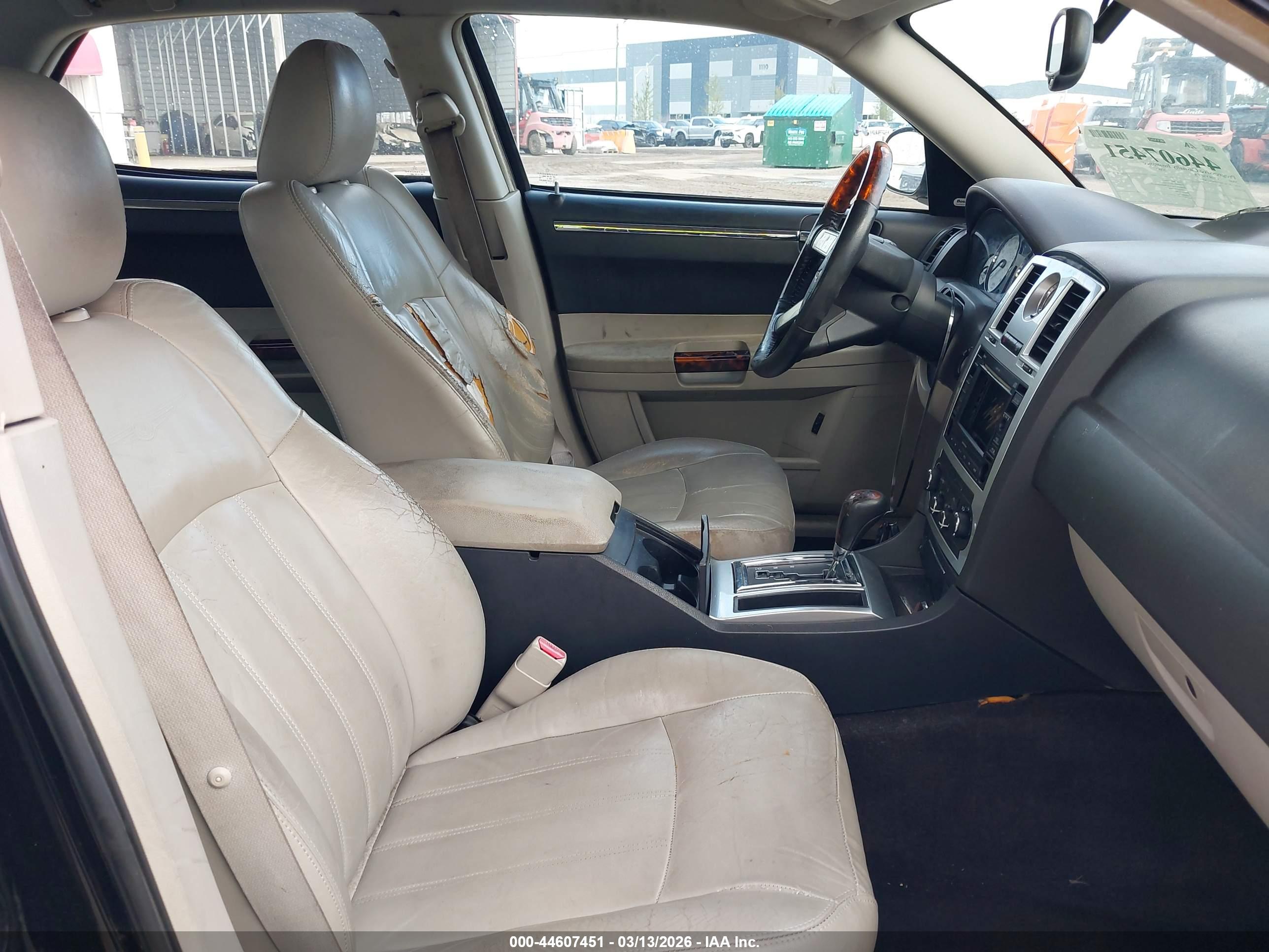 CHRYSLER 300C image 5