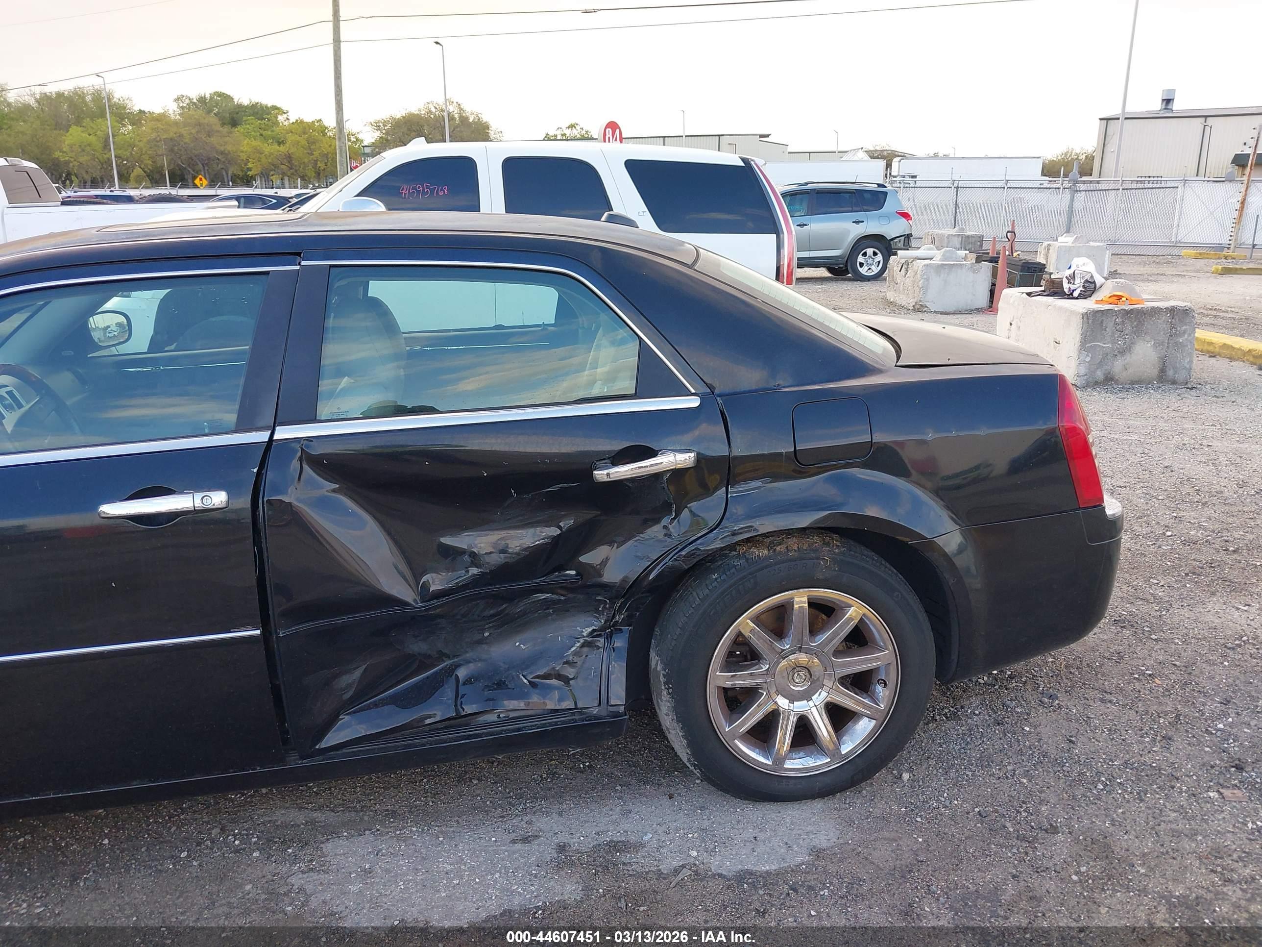 CHRYSLER 300C image 6