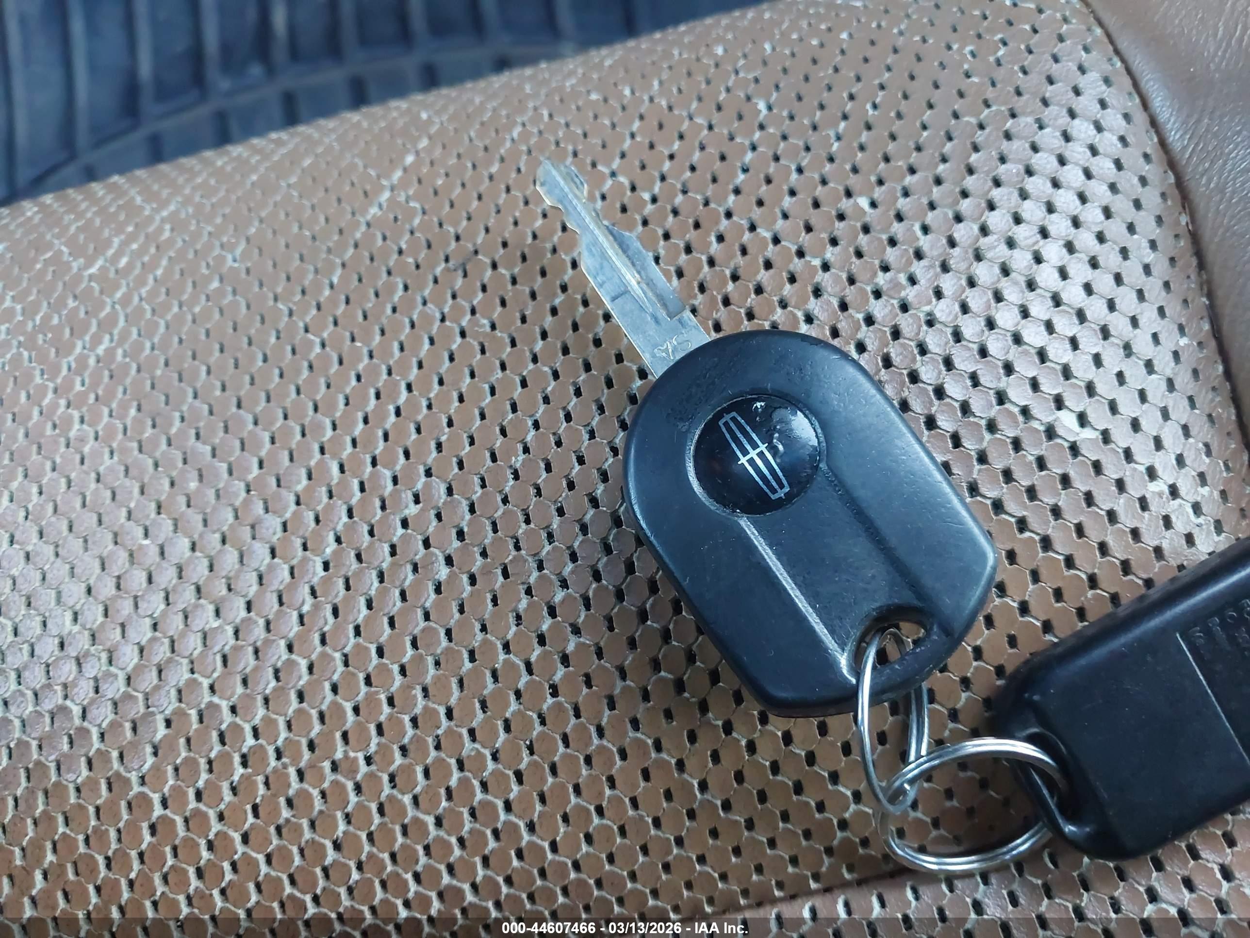 LINCOLN NAVIGATOR image 11
