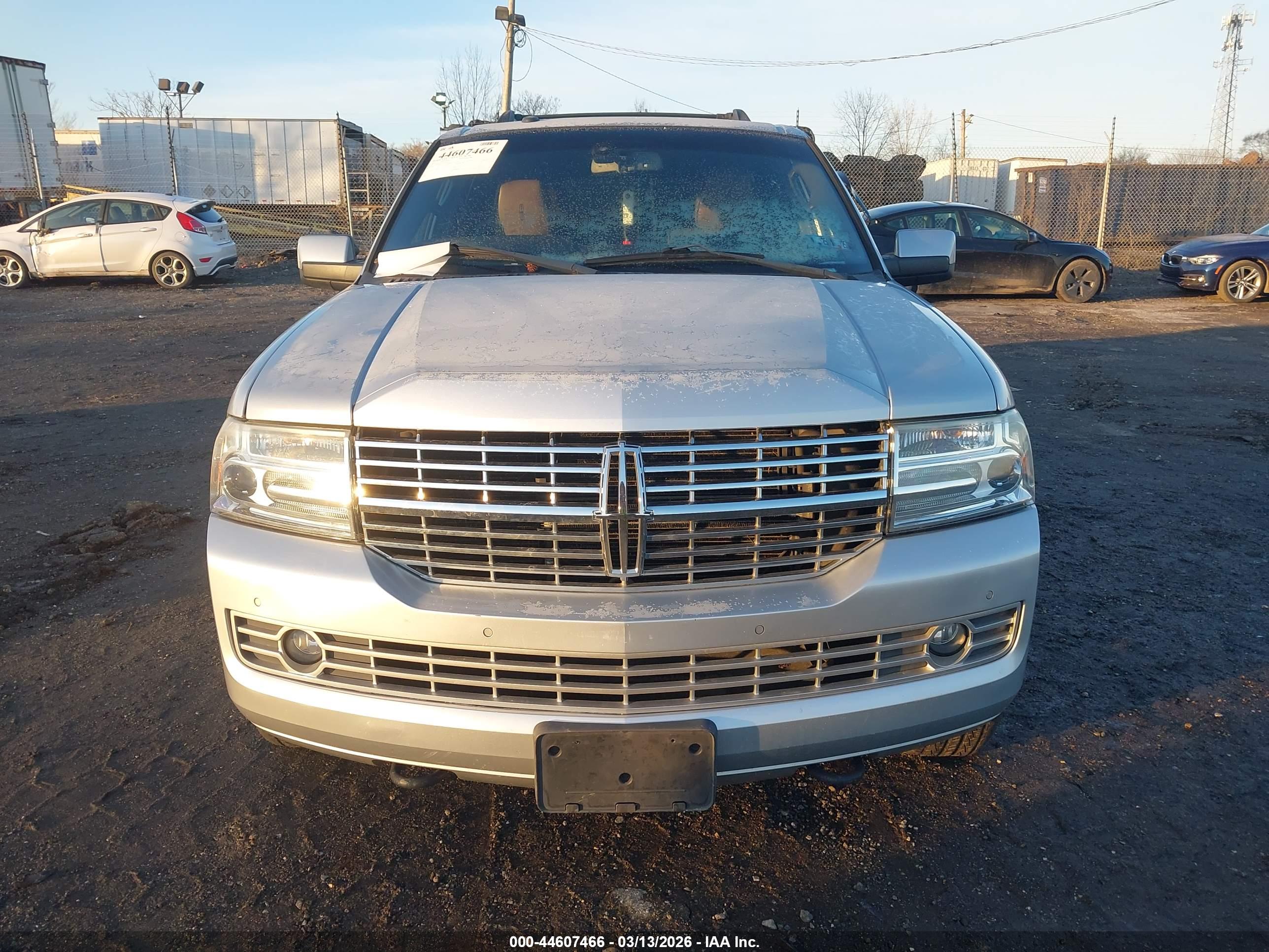 LINCOLN NAVIGATOR image 6
