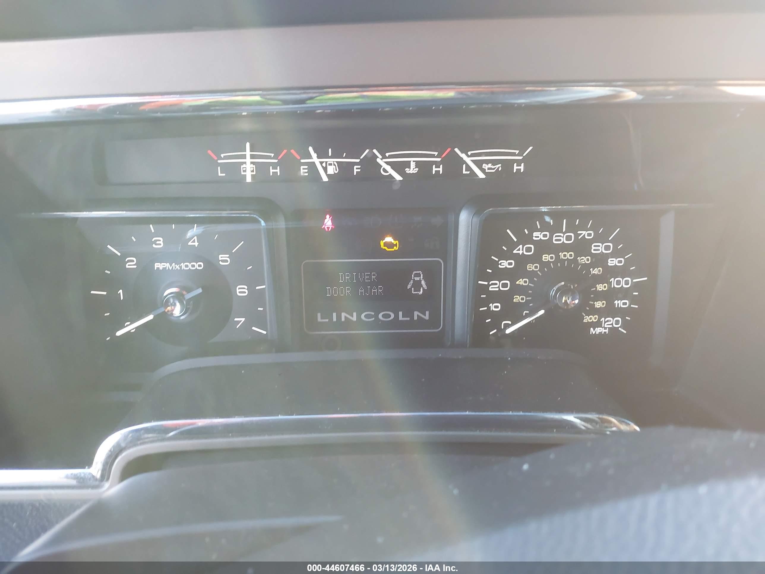 LINCOLN NAVIGATOR image 7