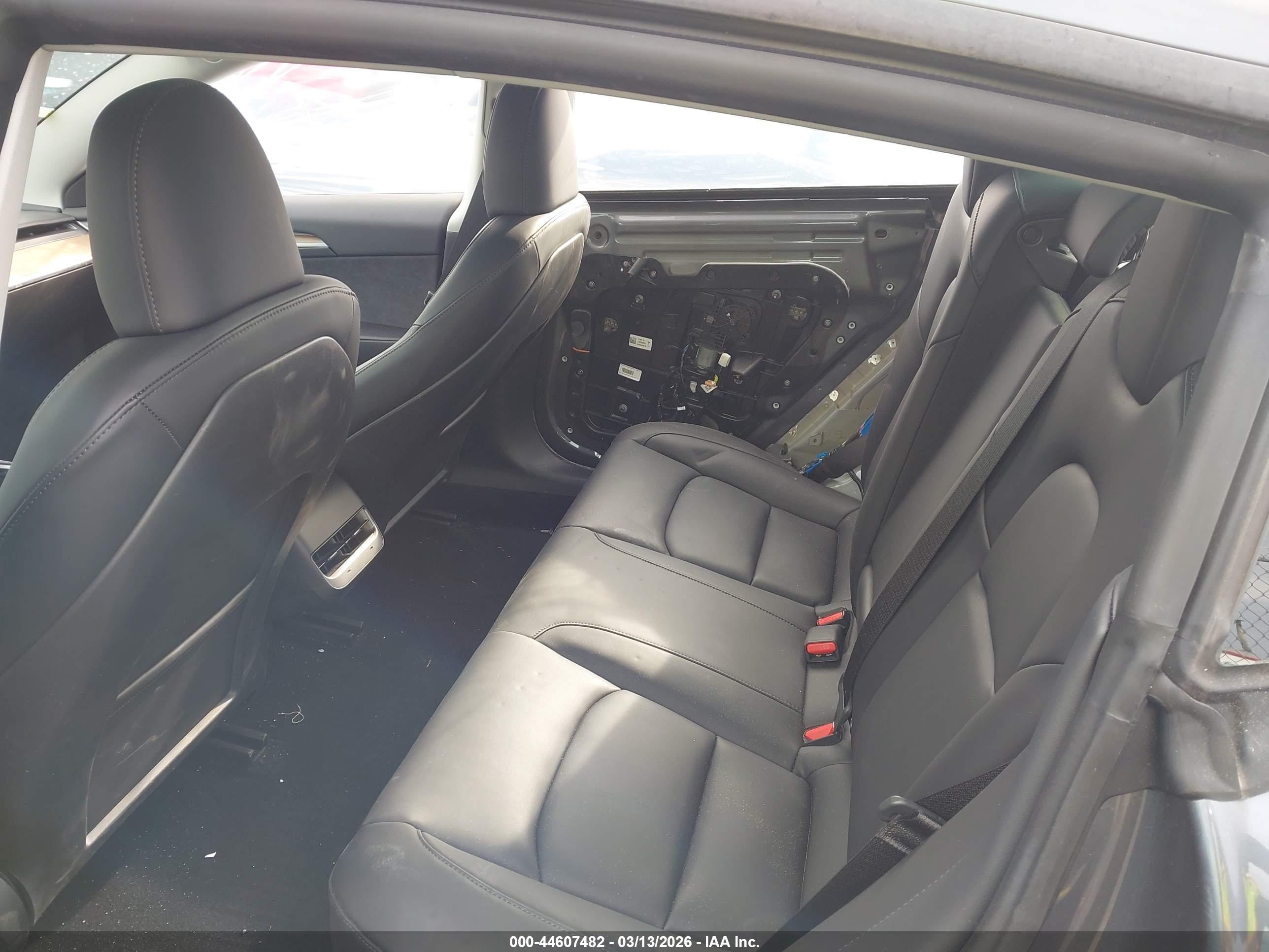 TESLA MODEL image 8