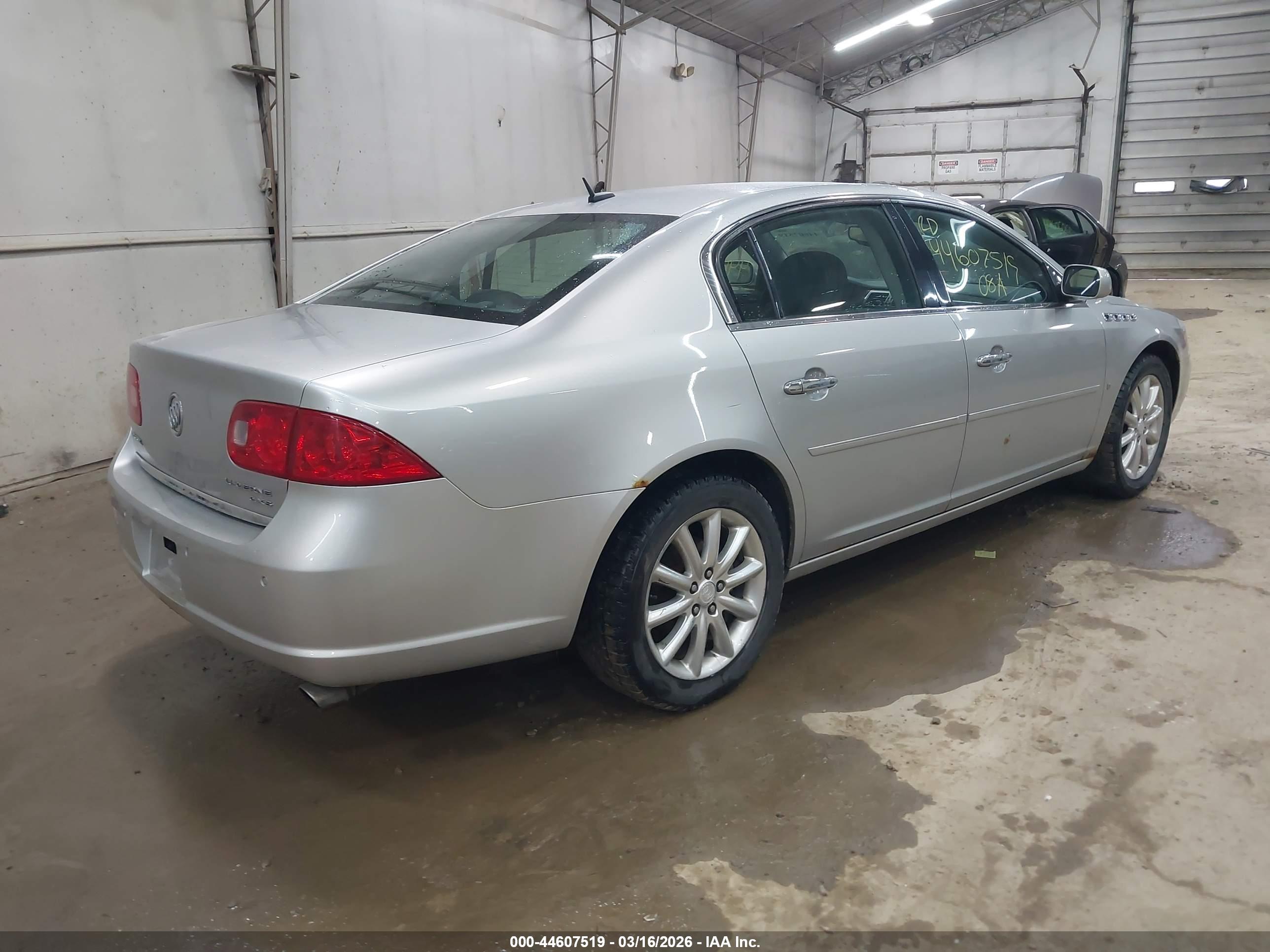 BUICK LUCERNE image 4