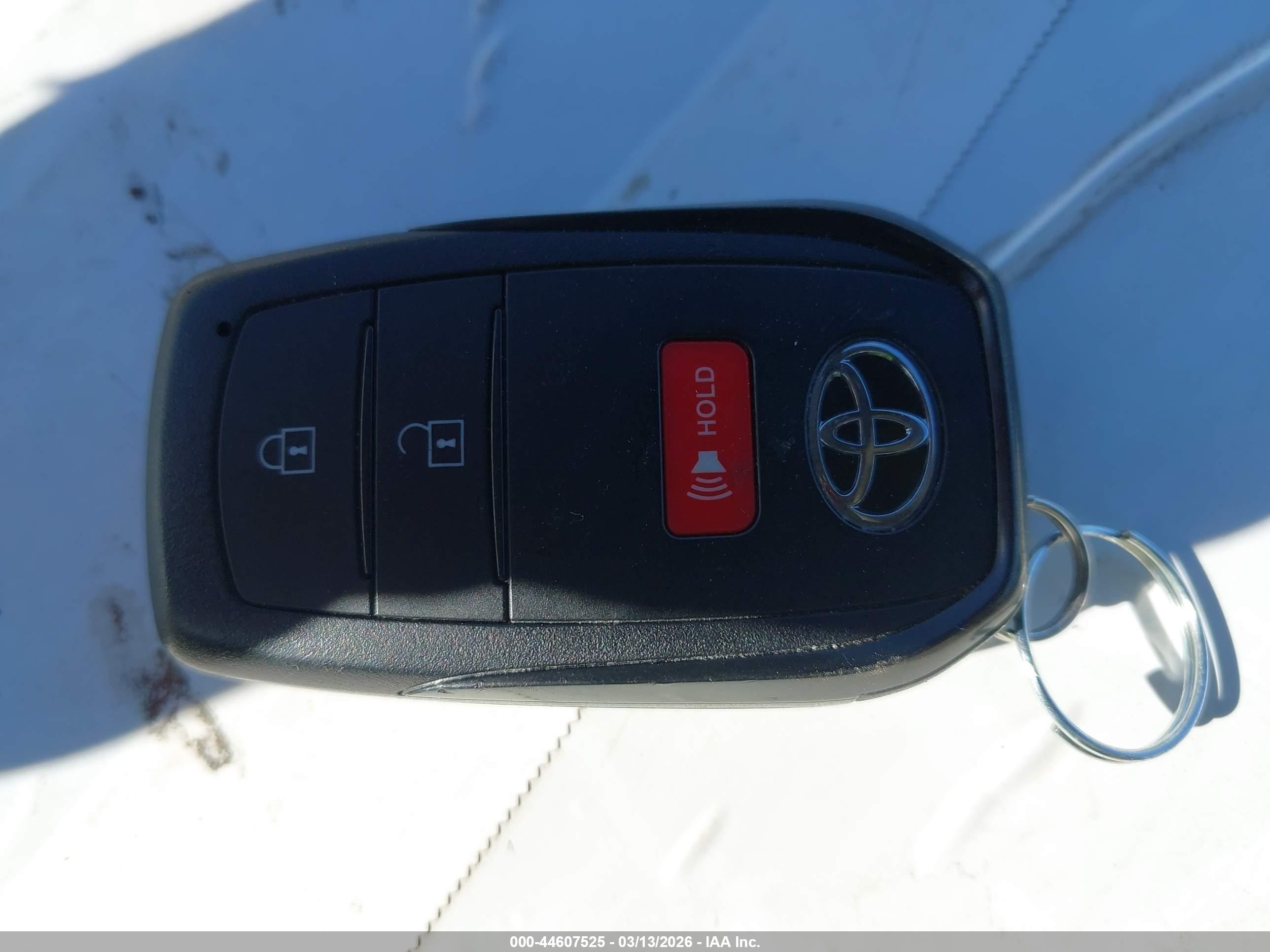 TOYOTA PRIUS image 11