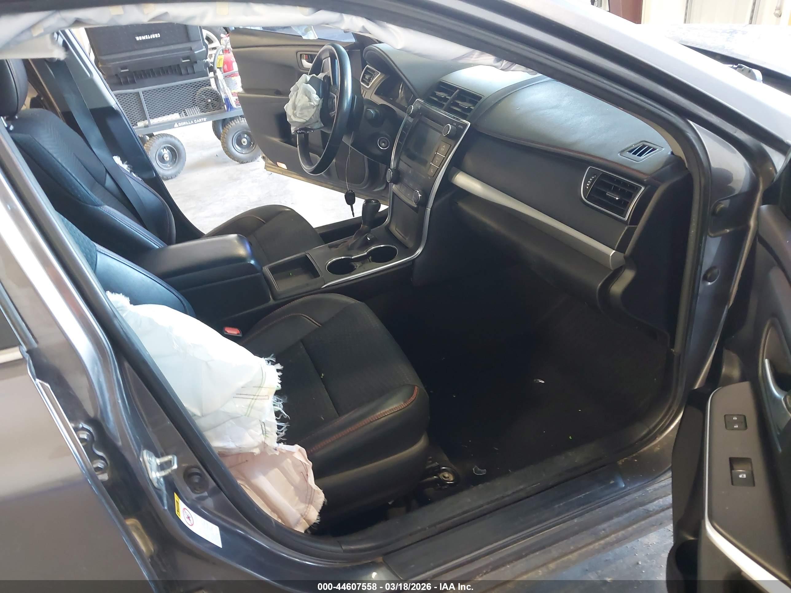 TOYOTA CAMRY image 5