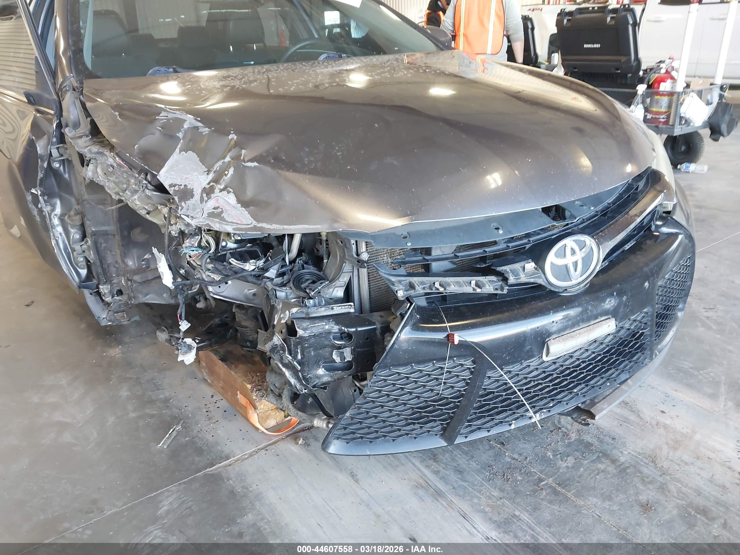 TOYOTA CAMRY image 6