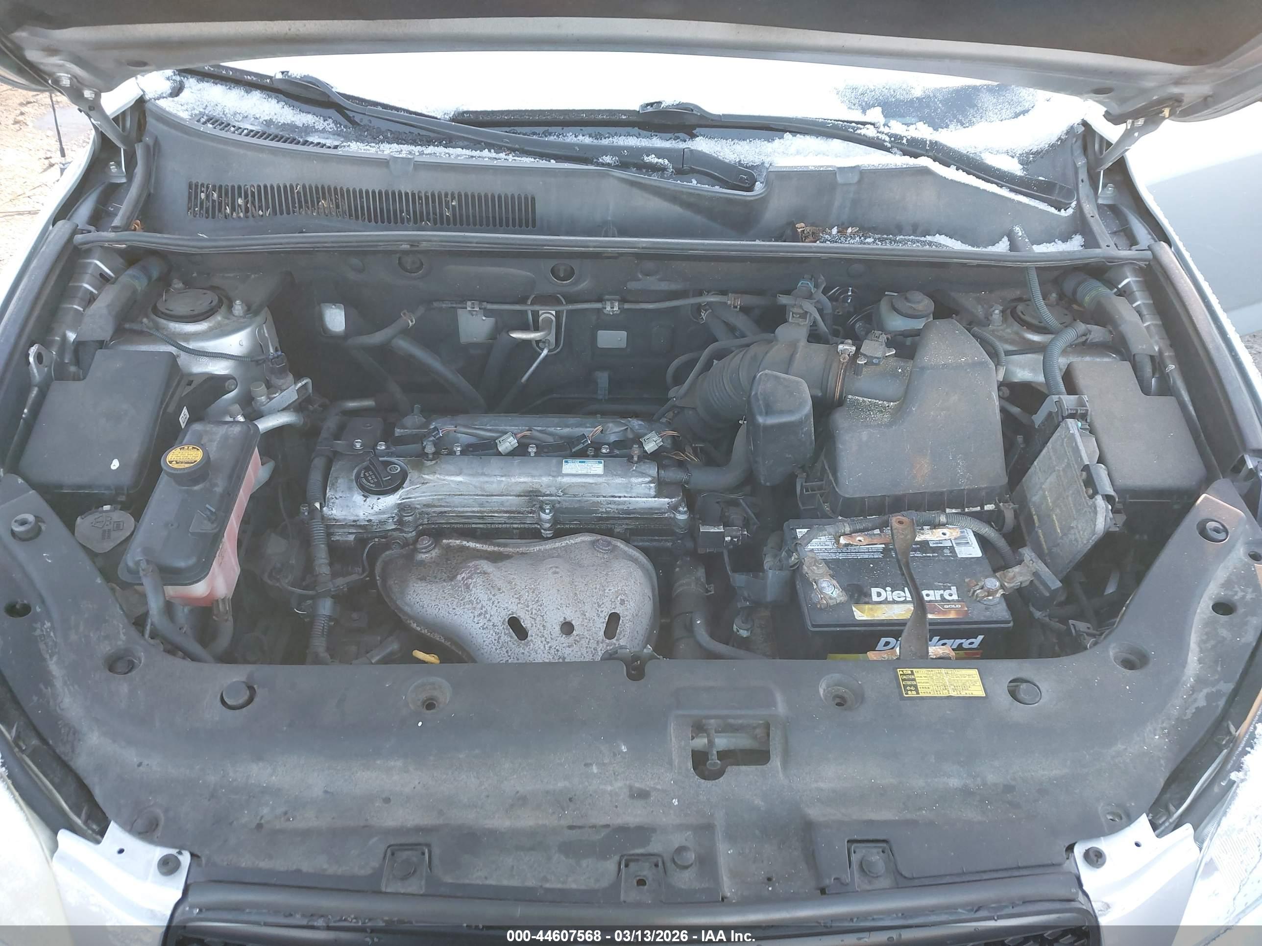 TOYOTA RAV4 image 10