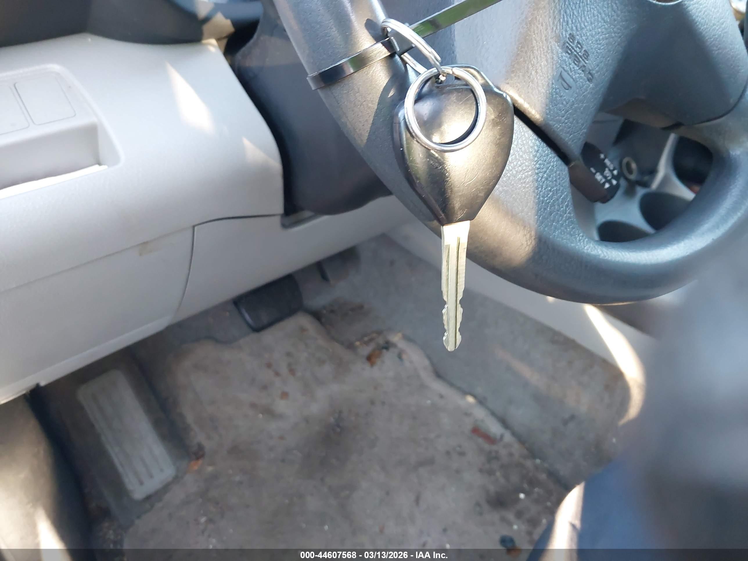 TOYOTA RAV4 image 11