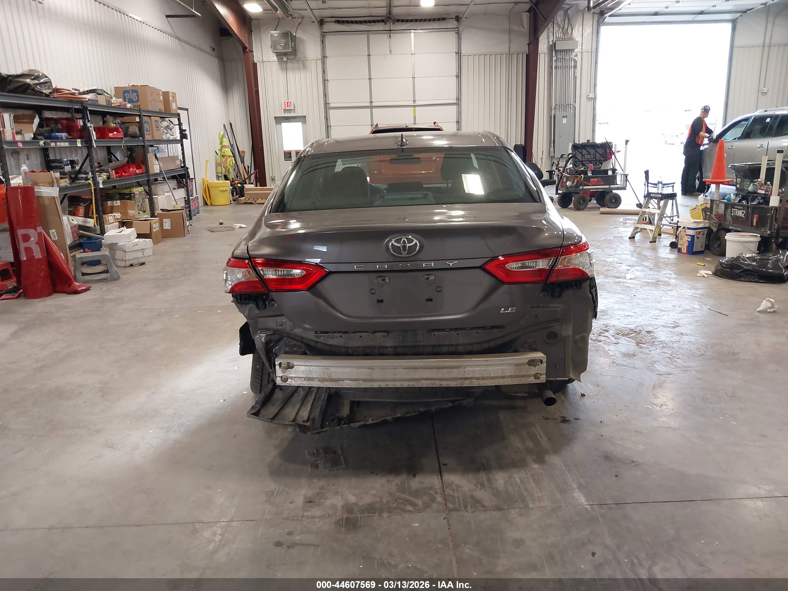 TOYOTA CAMRY image 6