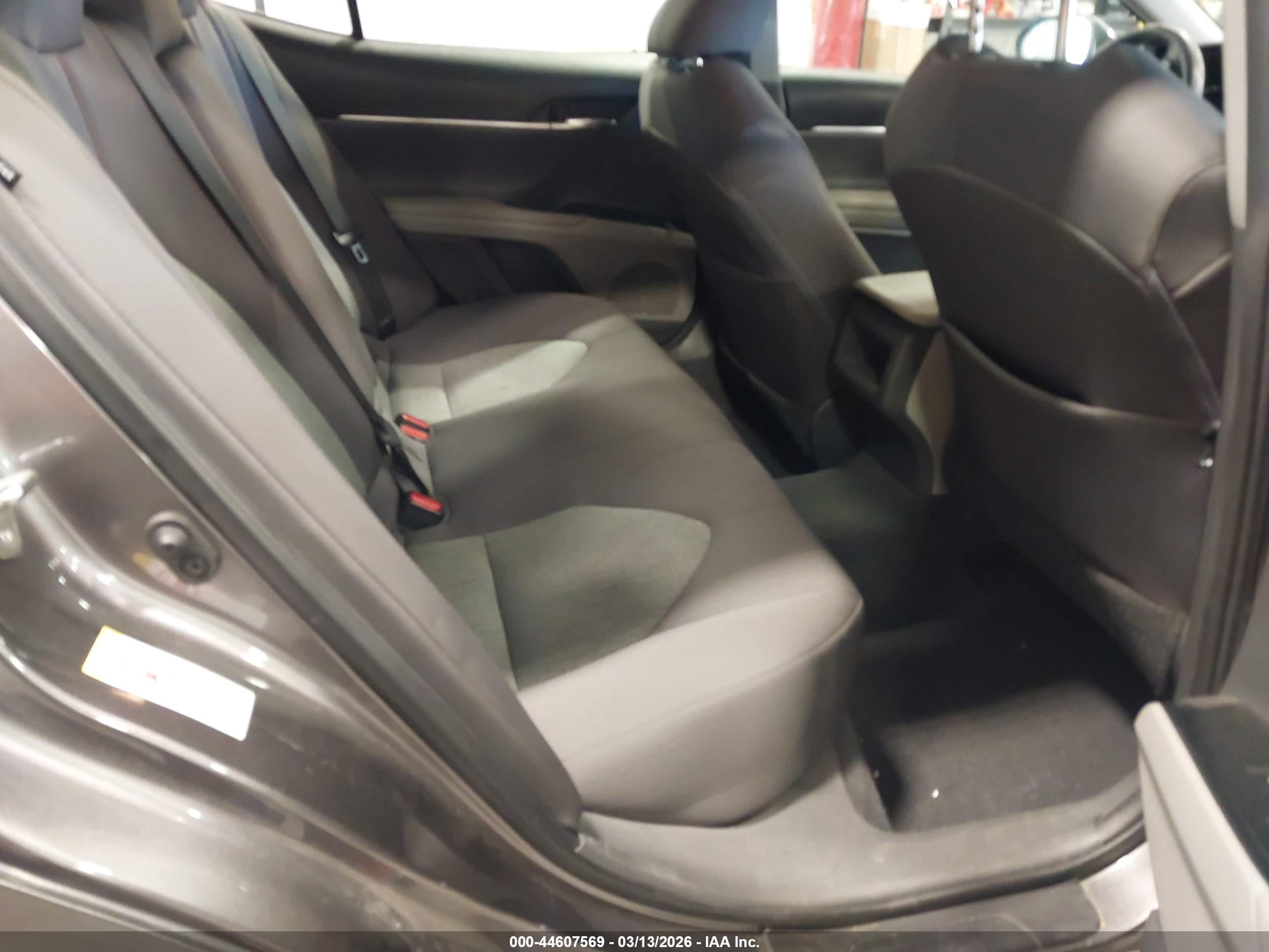 TOYOTA CAMRY image 8
