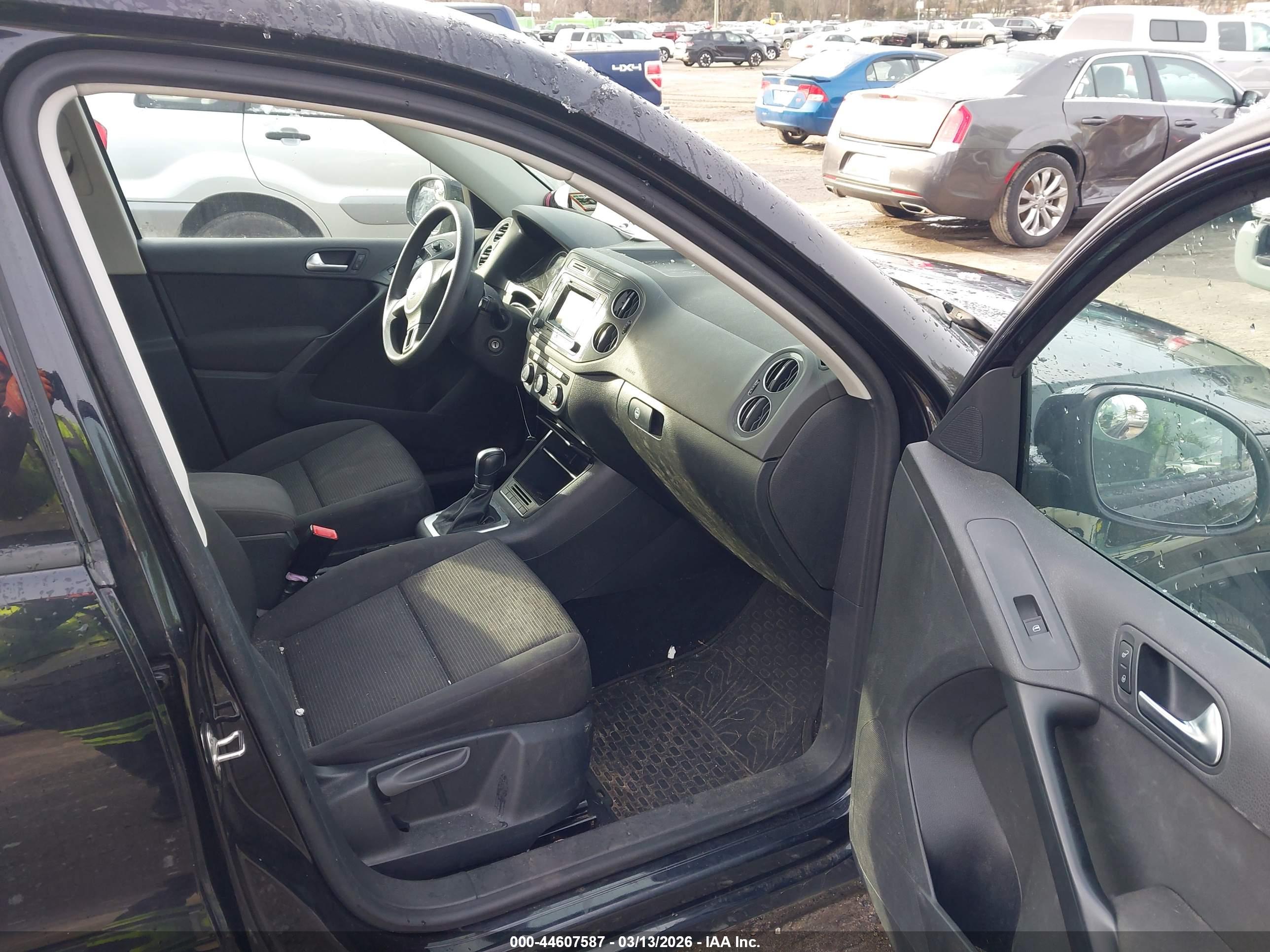 VOLKSWAGEN TIGUAN image 5