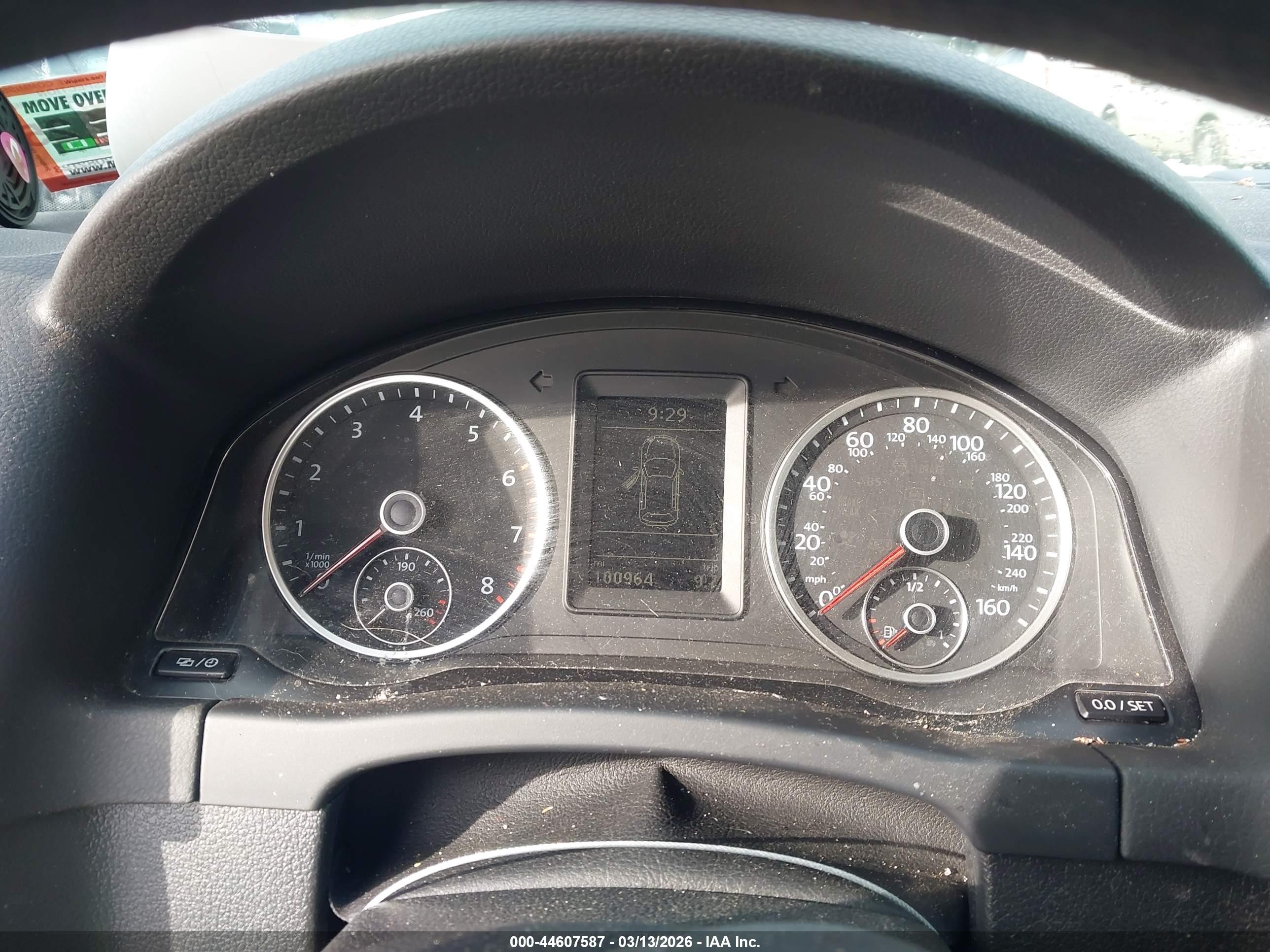VOLKSWAGEN TIGUAN image 7