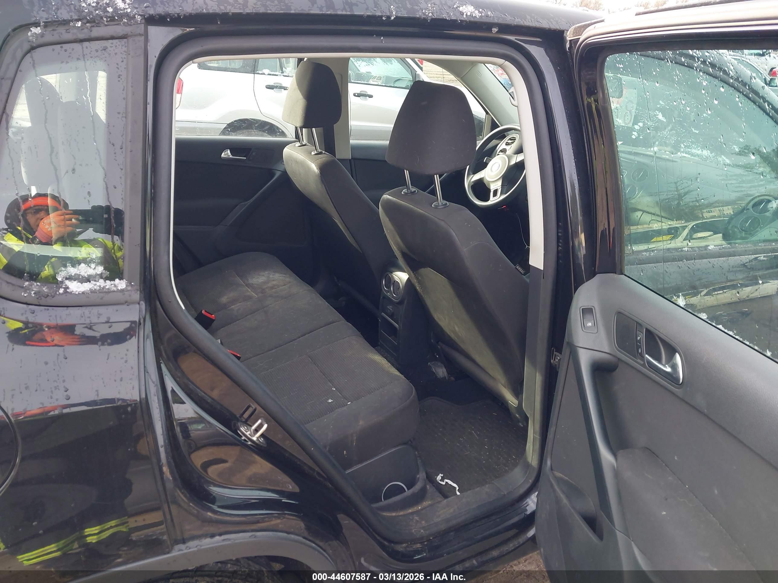 VOLKSWAGEN TIGUAN image 8