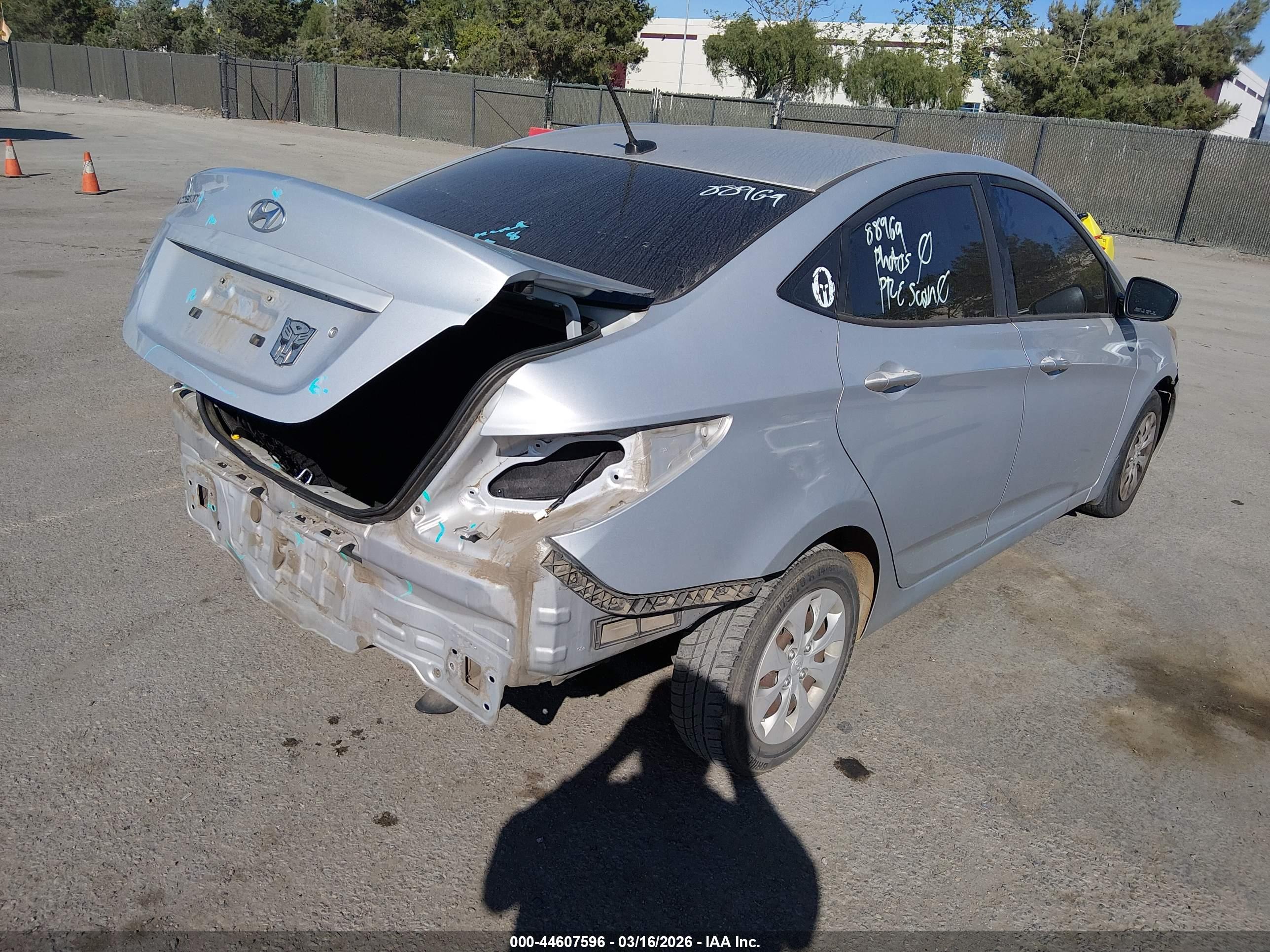 HYUNDAI ACCENT image 4