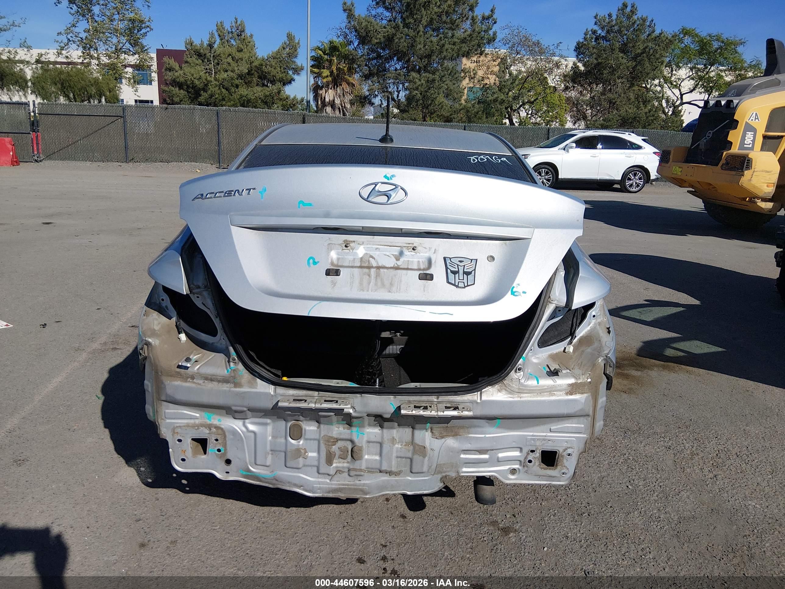 HYUNDAI ACCENT image 6