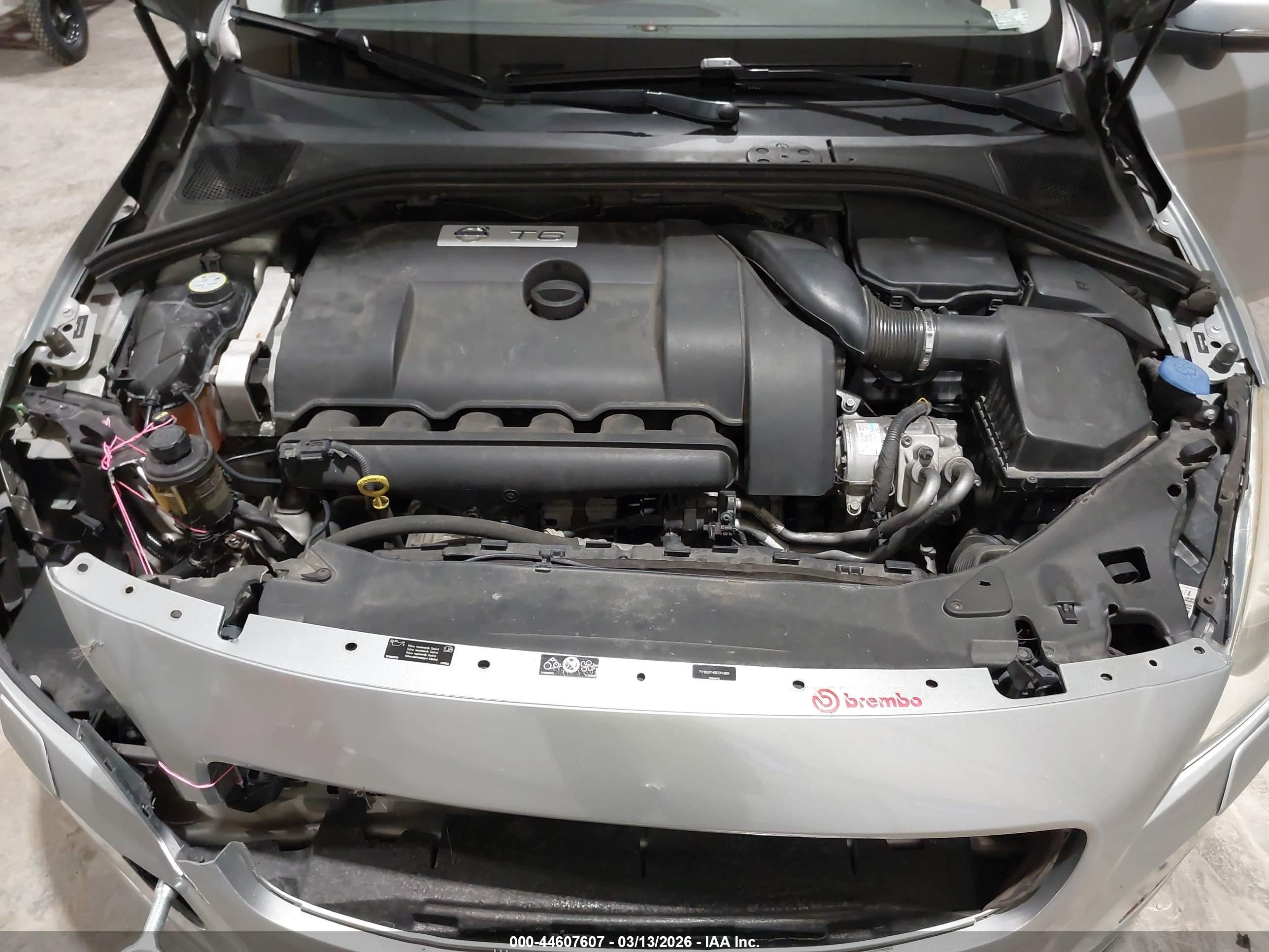 VOLVO S60 image 10