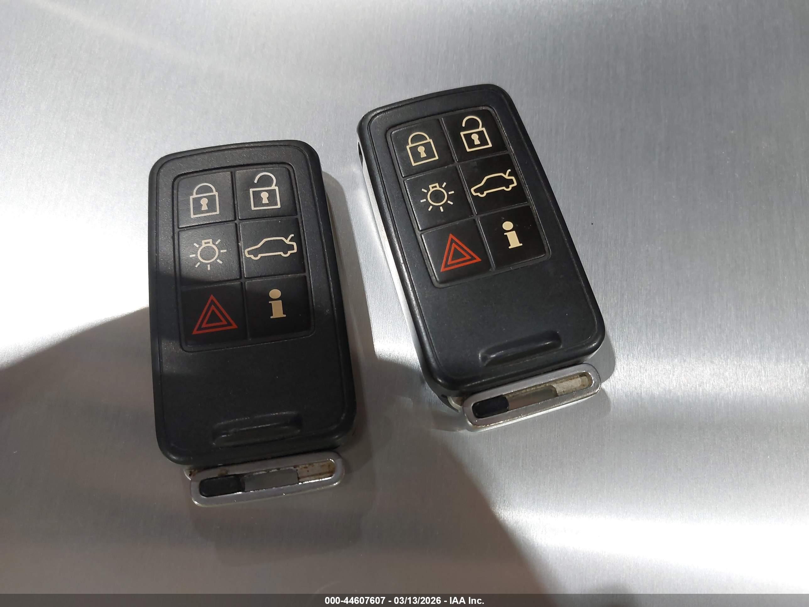 VOLVO S60 image 11