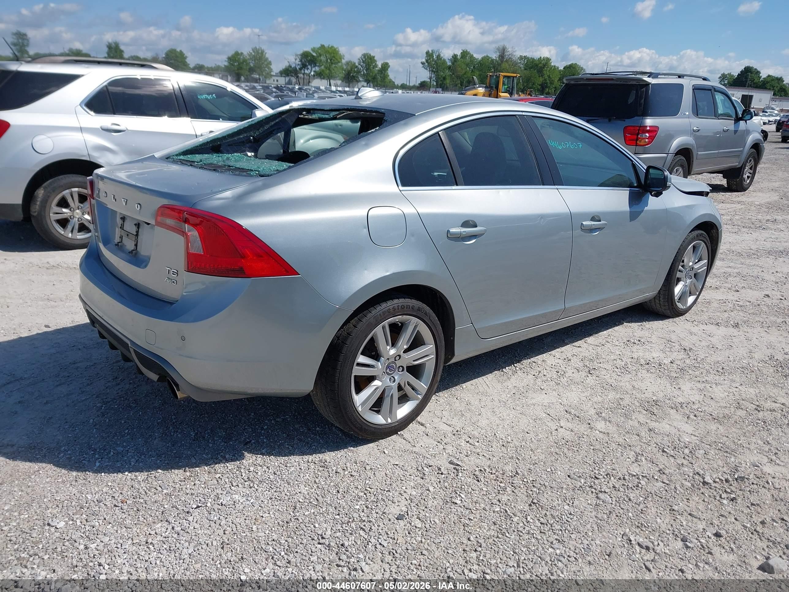 VOLVO S60 image 4