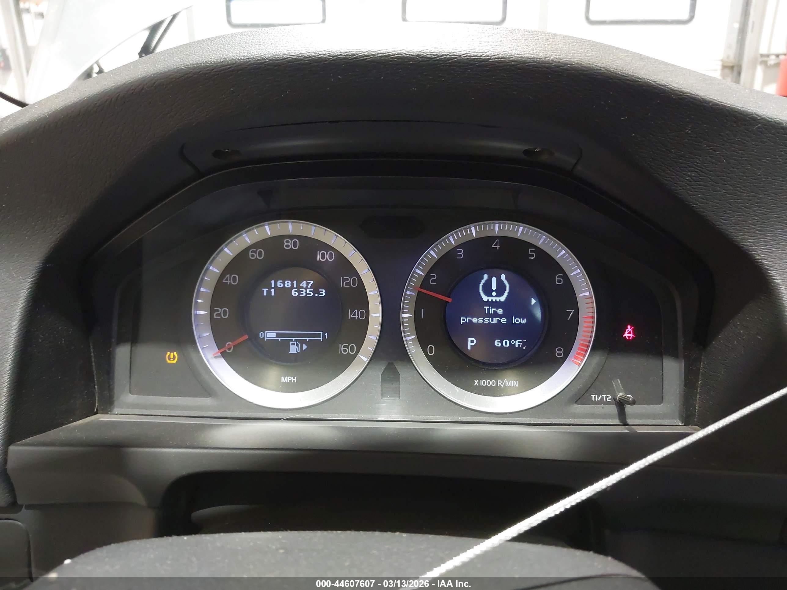 VOLVO S60 image 7