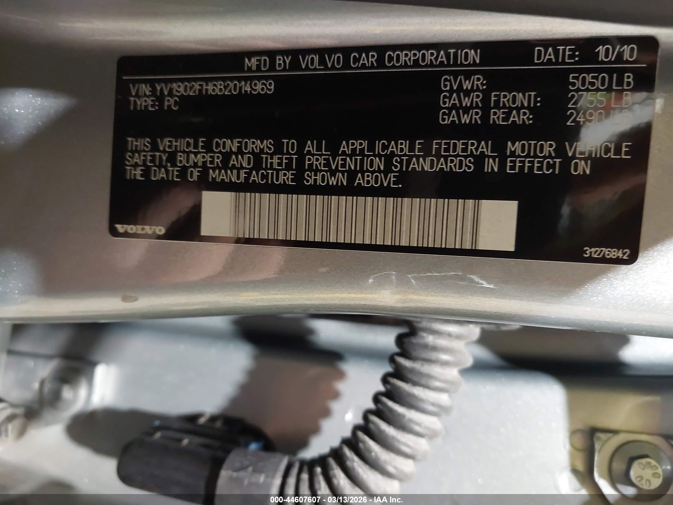 VOLVO S60 image 9