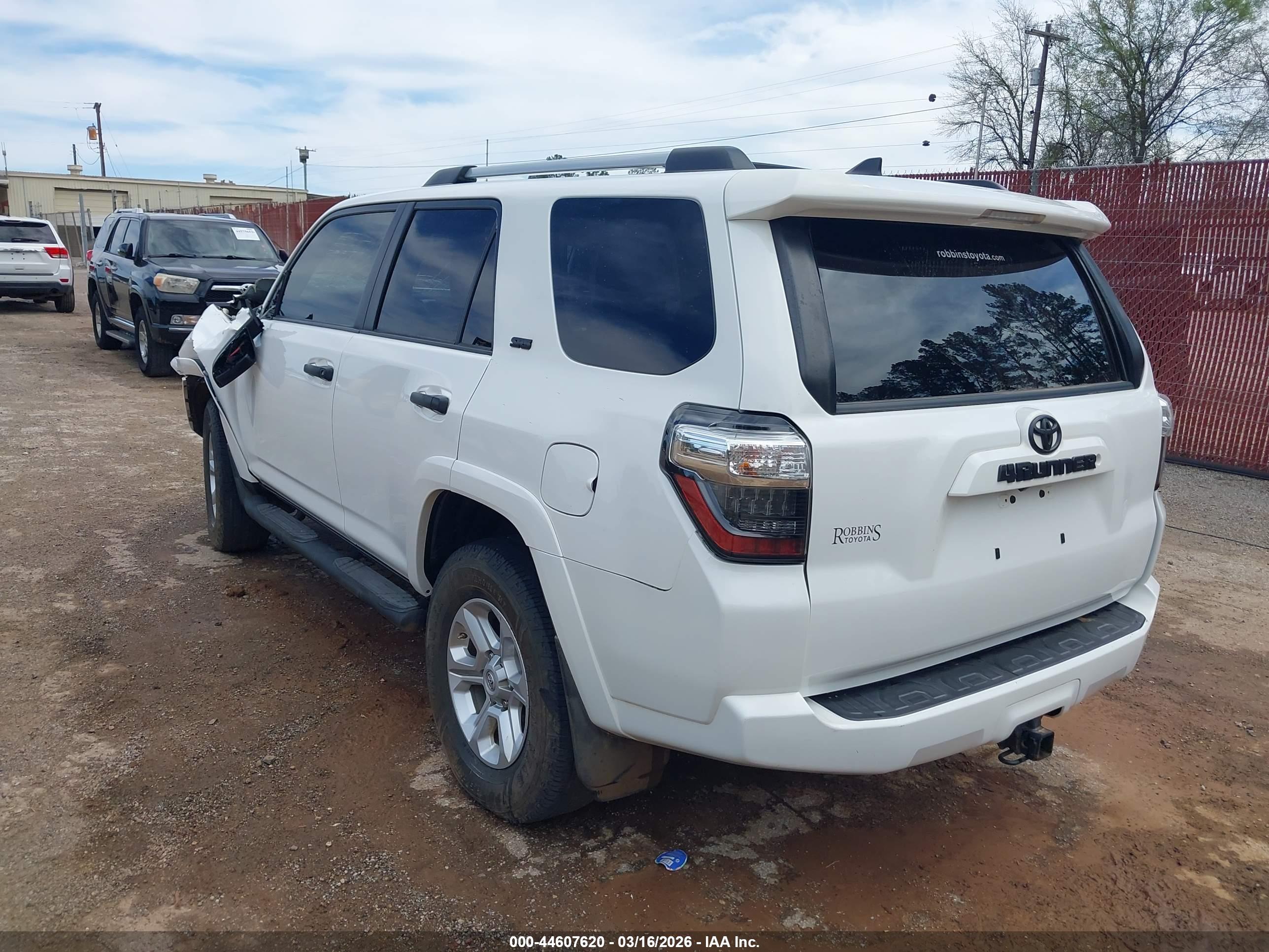 TOYOTA 4RUNNER image 3