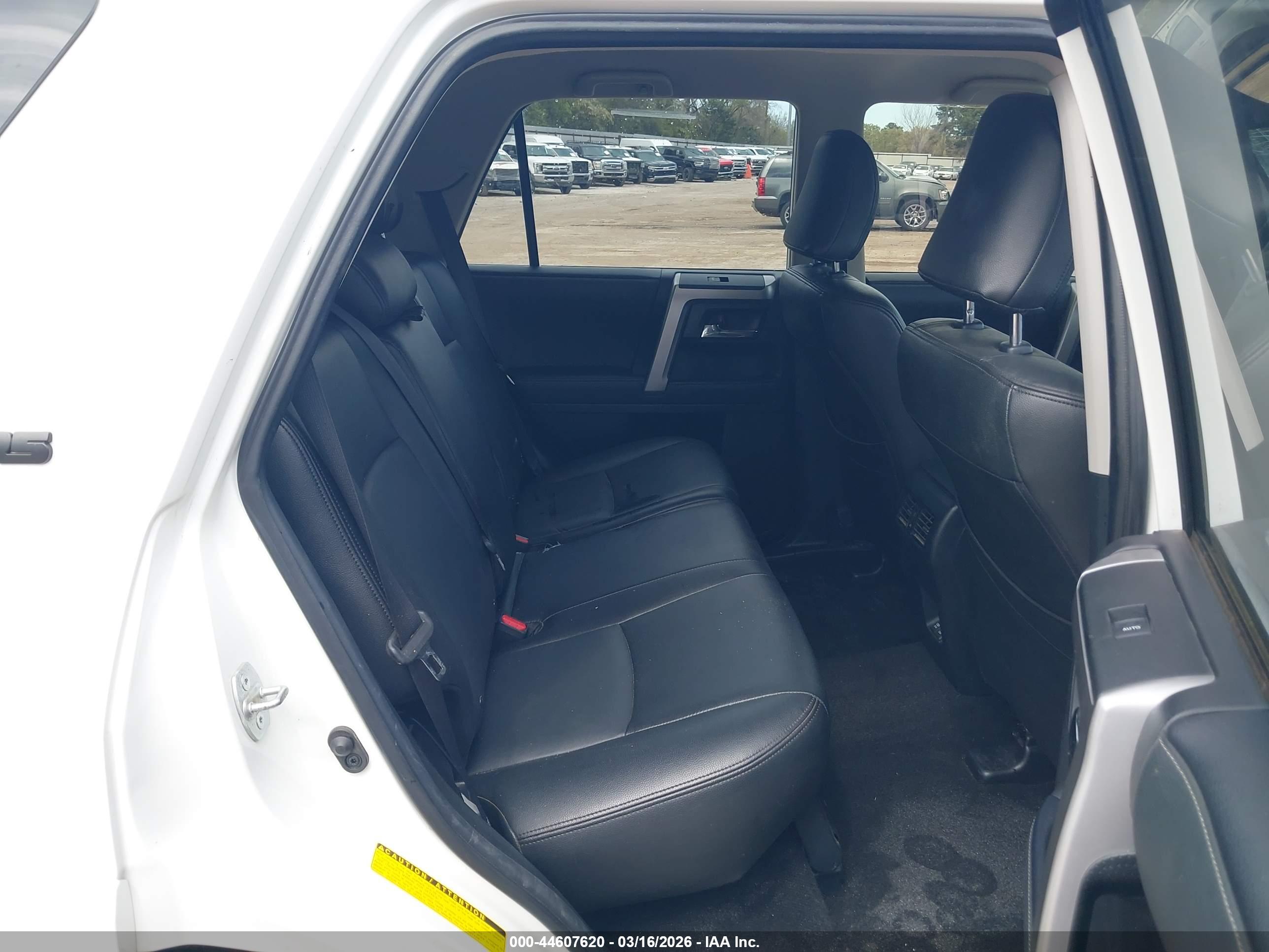 TOYOTA 4RUNNER image 8