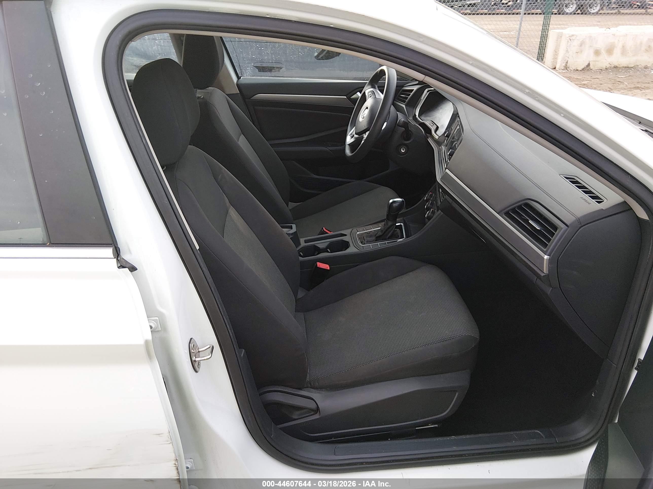 VOLKSWAGEN JETTA image 5