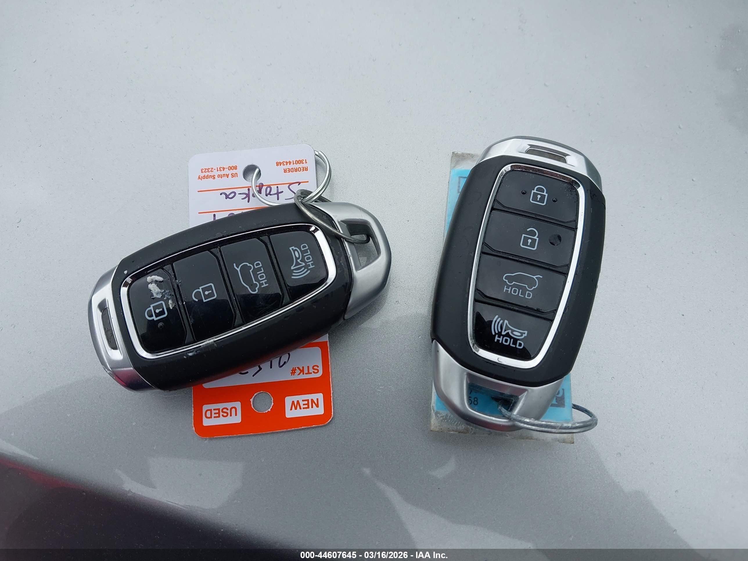 HYUNDAI SANTA image 11