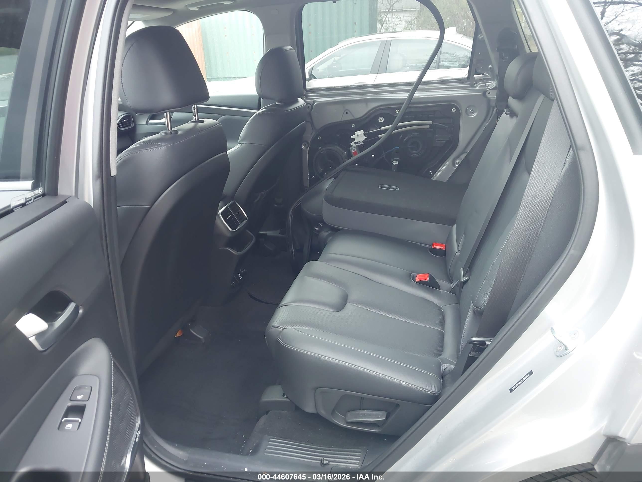 HYUNDAI SANTA image 8