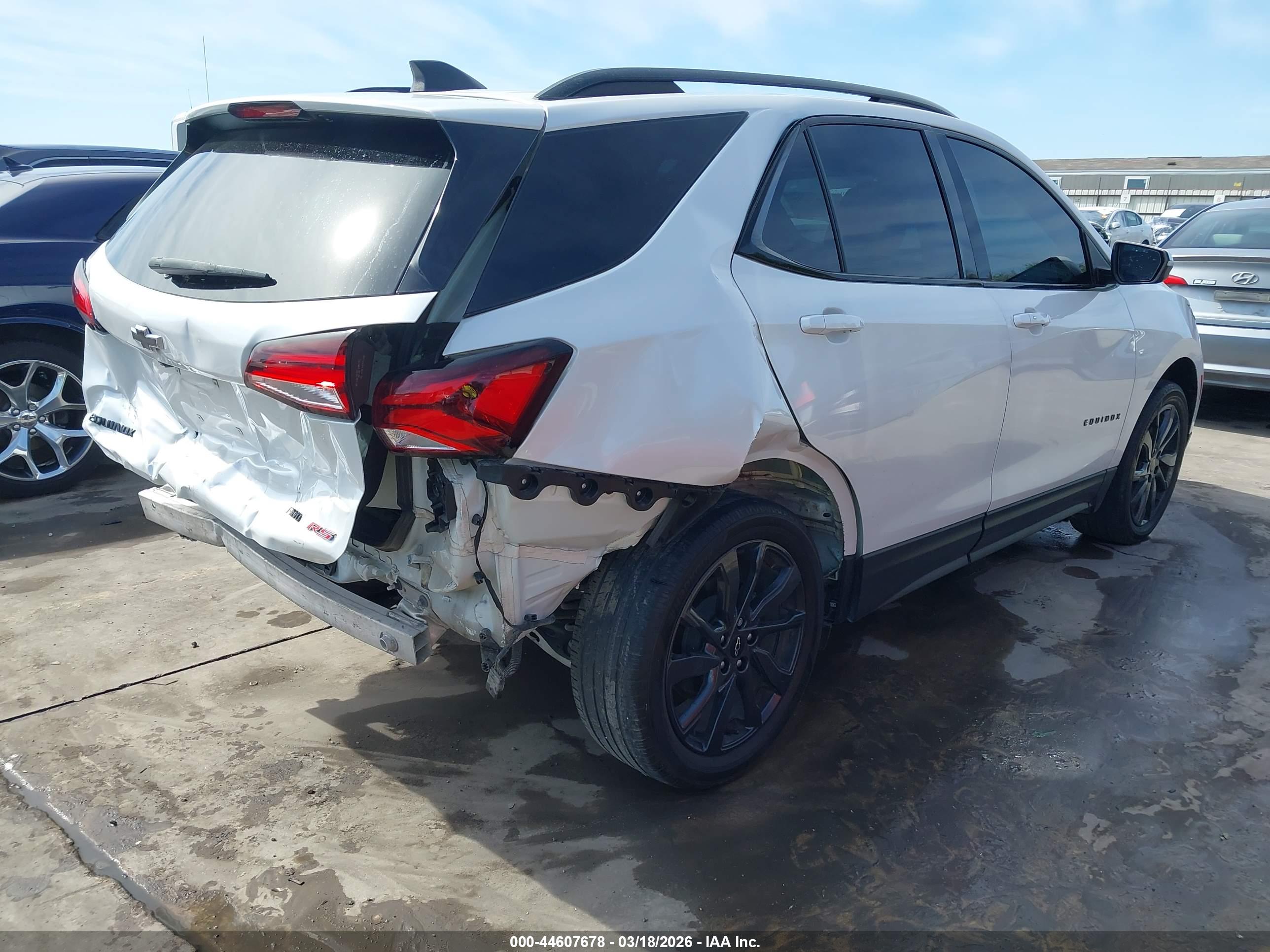 CHEVROLET EQUINOX image 4