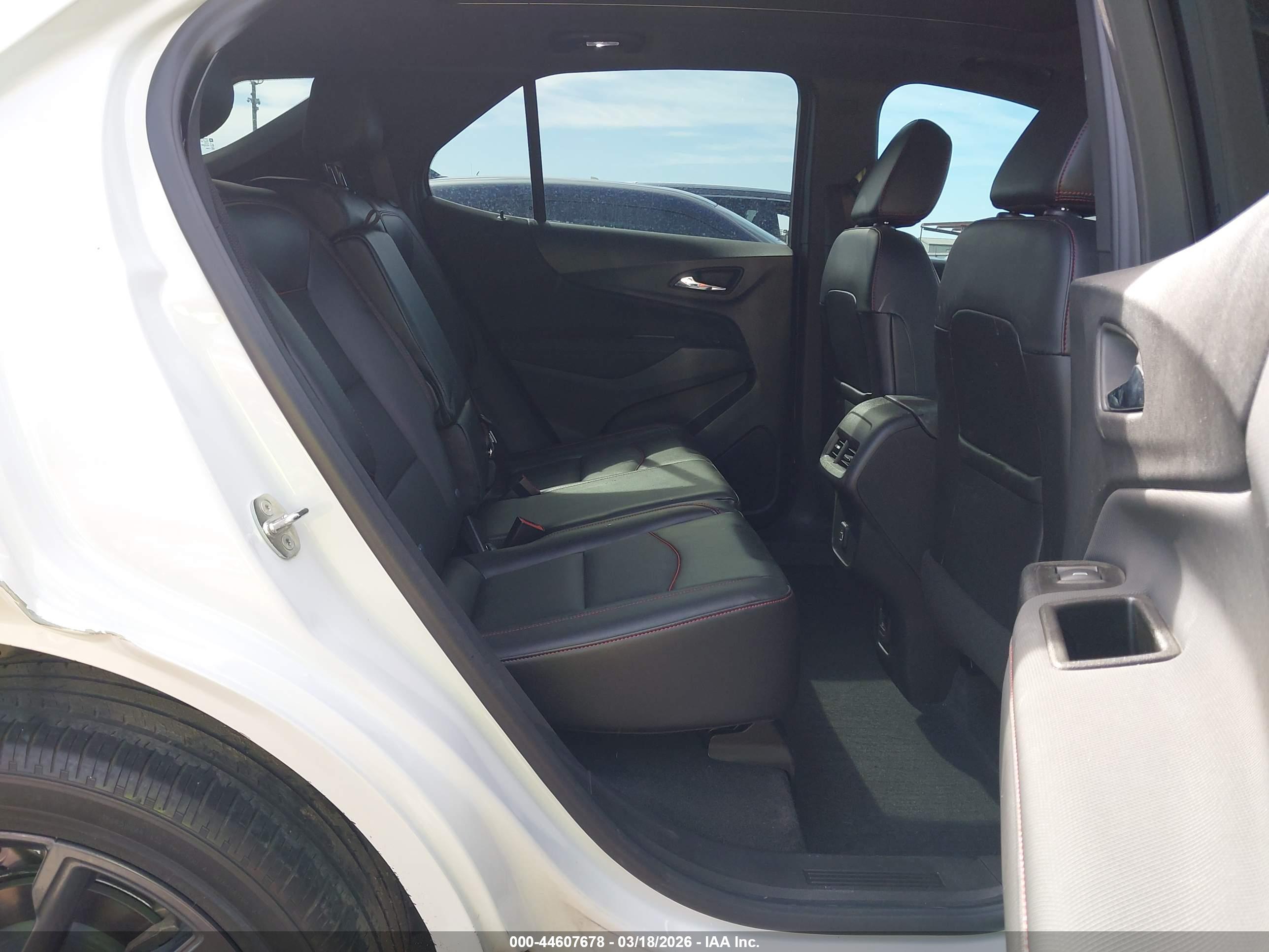 CHEVROLET EQUINOX image 8