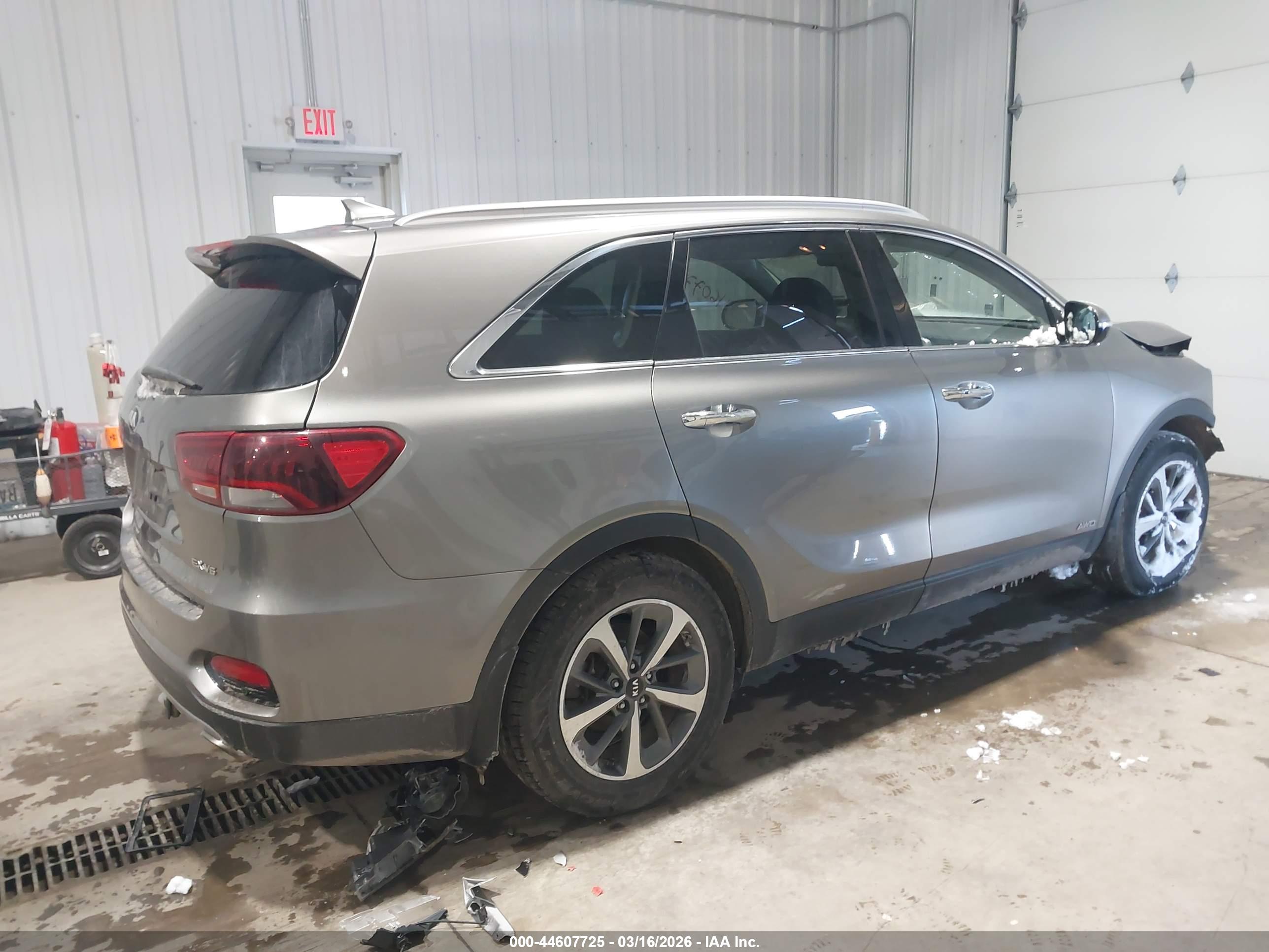 KIA SORENTO image 4
