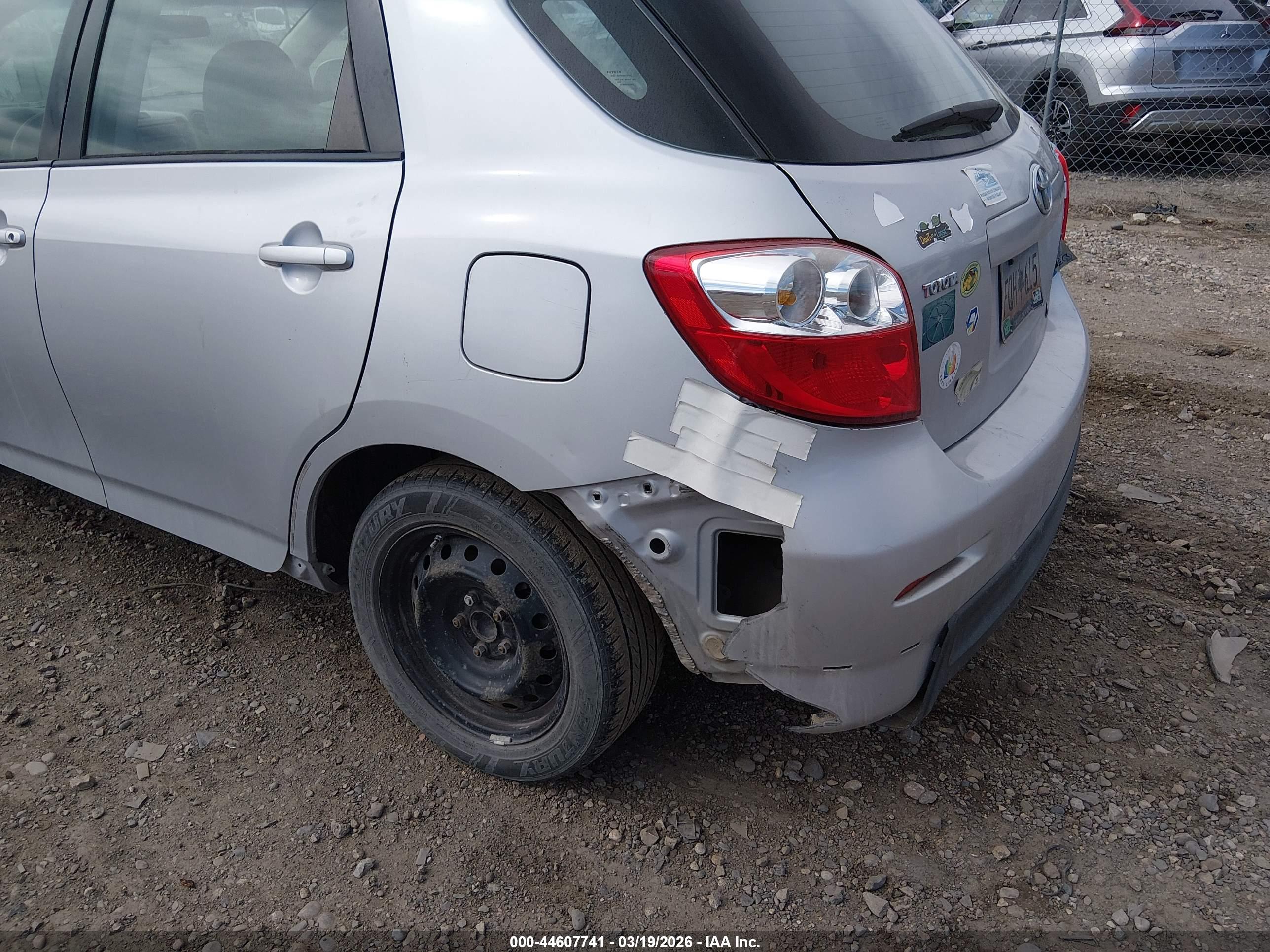 TOYOTA MATRIX image 6