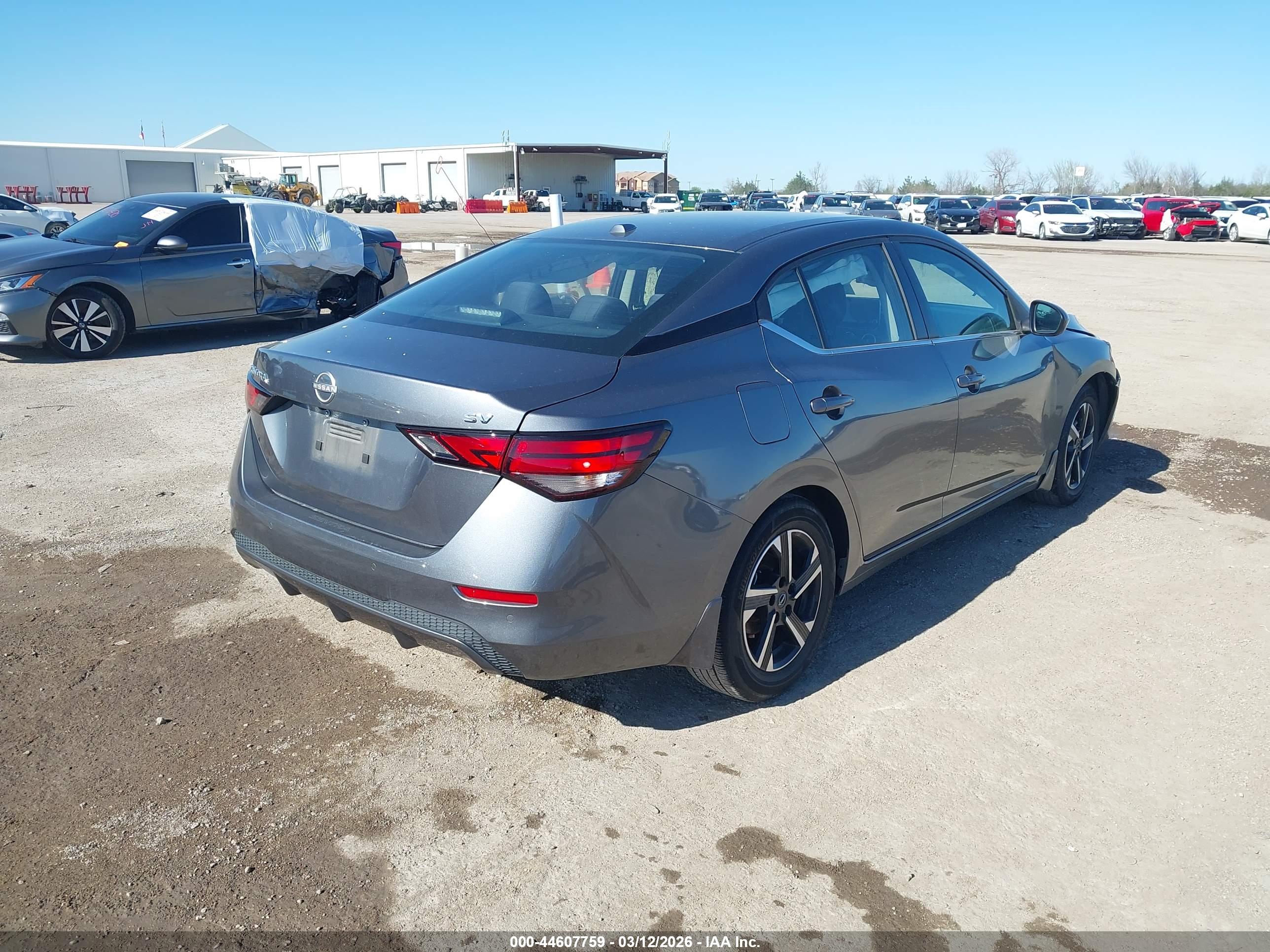 NISSAN SENTRA image 4