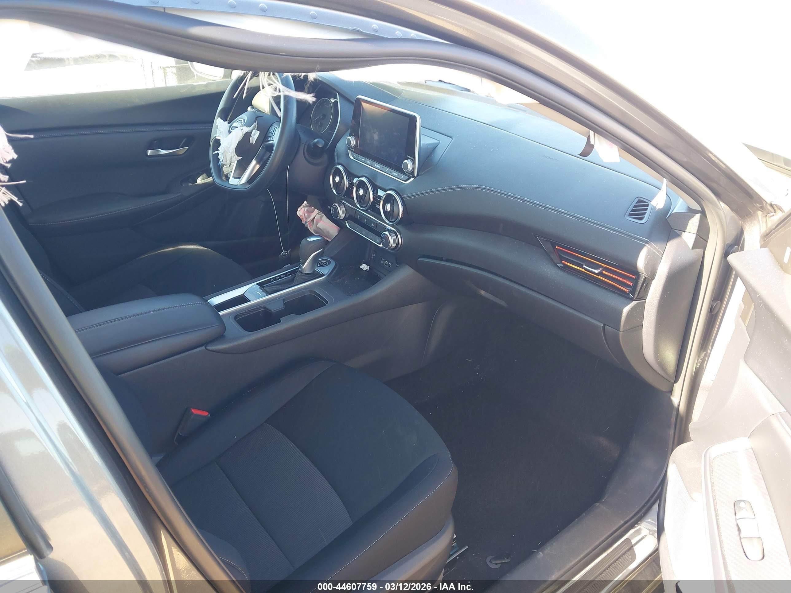 NISSAN SENTRA image 5