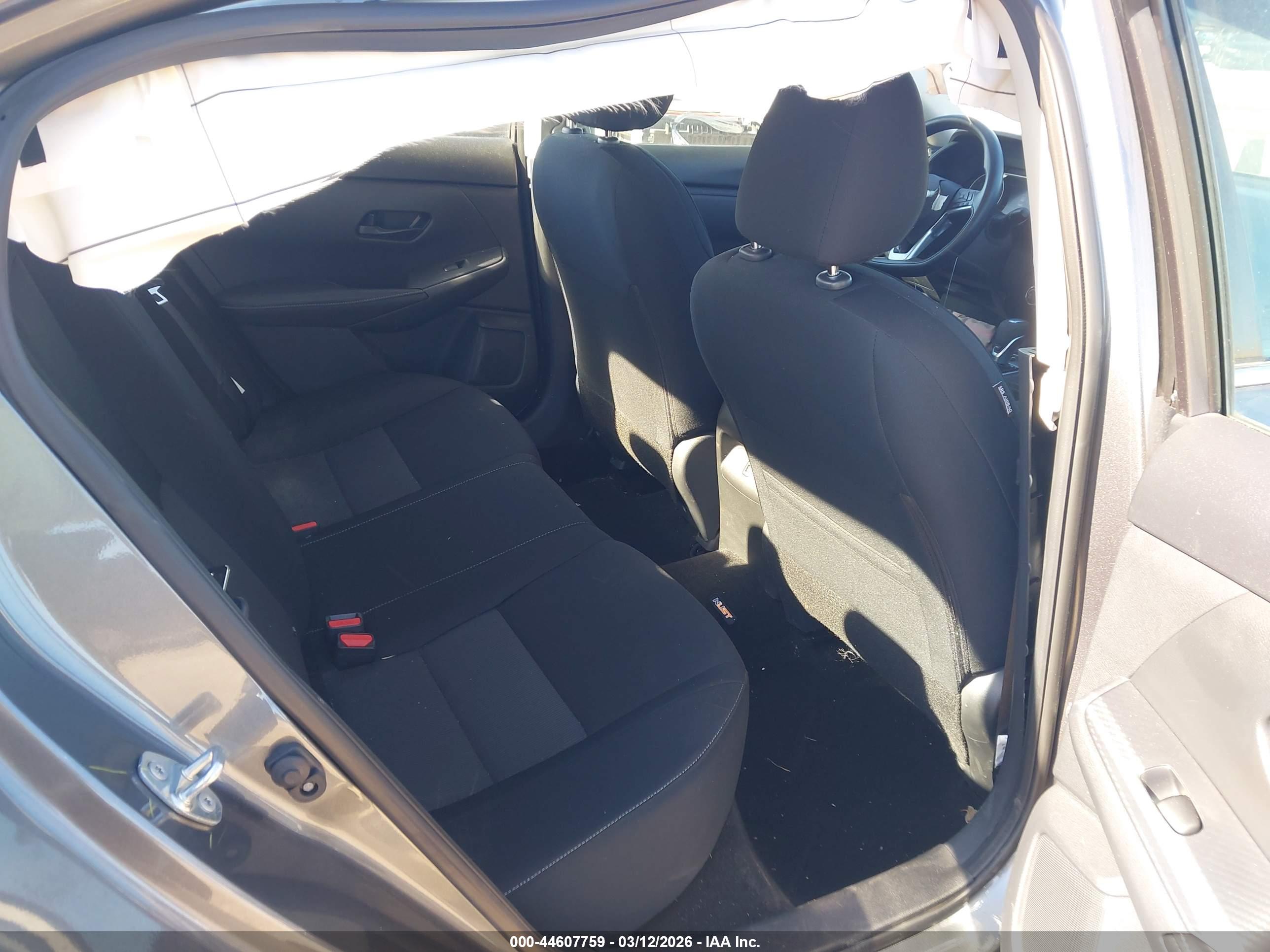 NISSAN SENTRA image 8