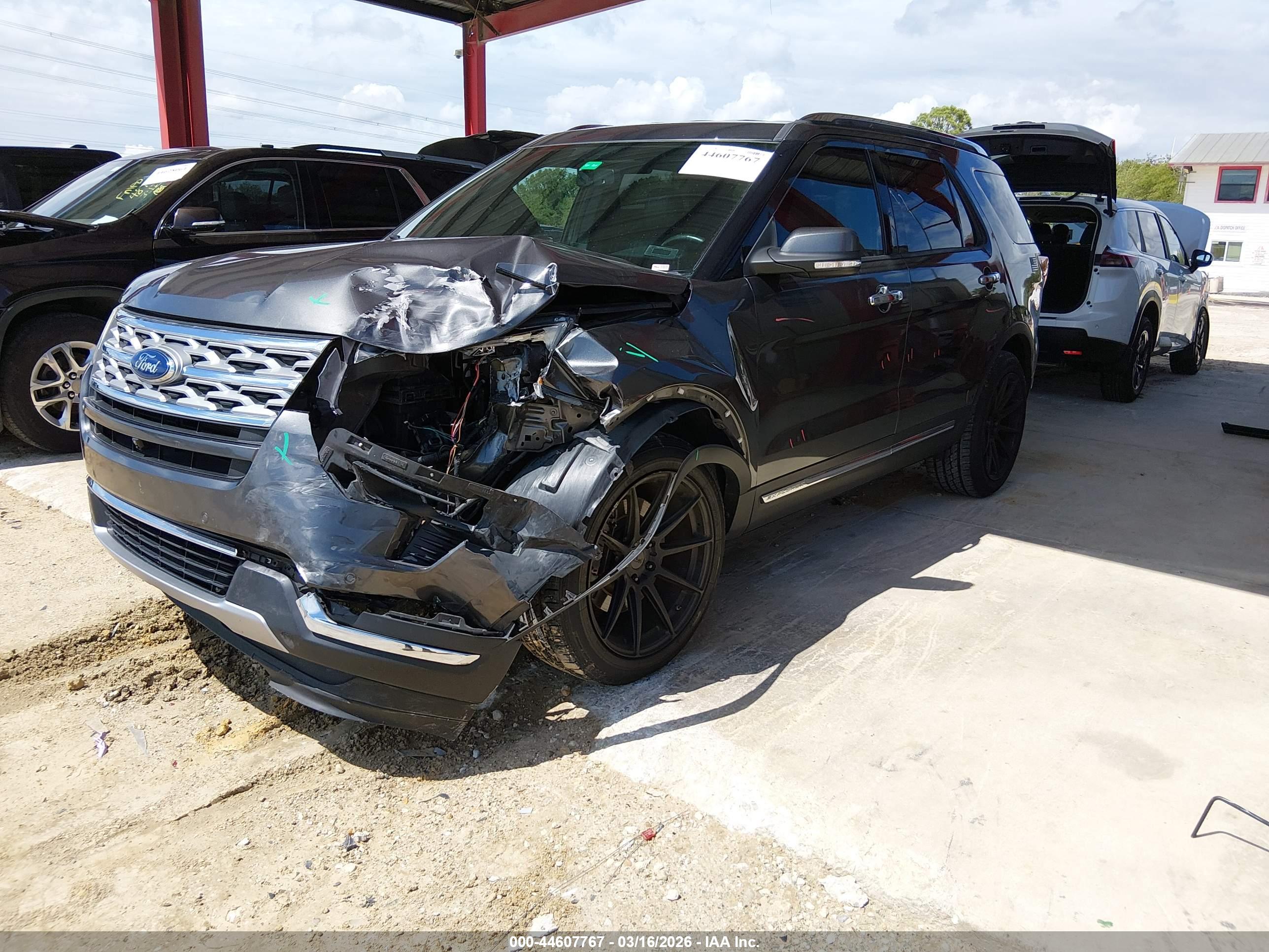 FORD EXPLORER image 2