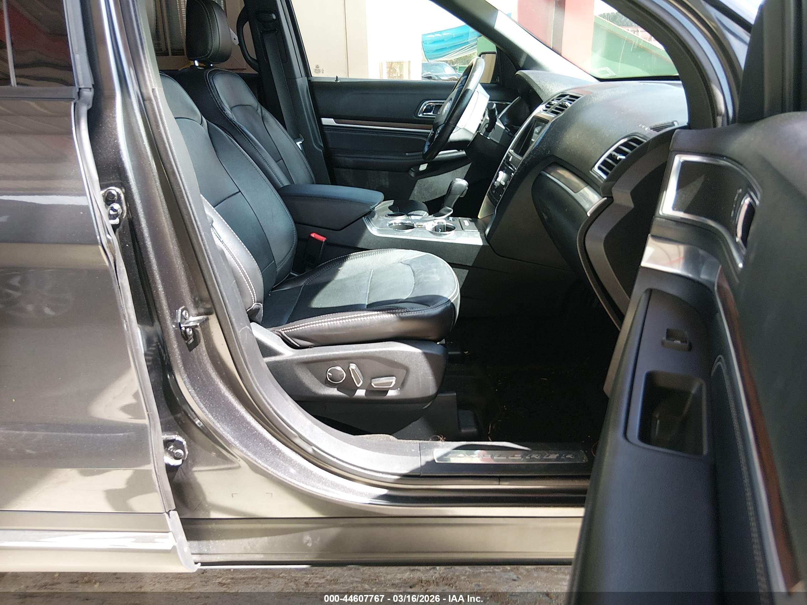 FORD EXPLORER image 5