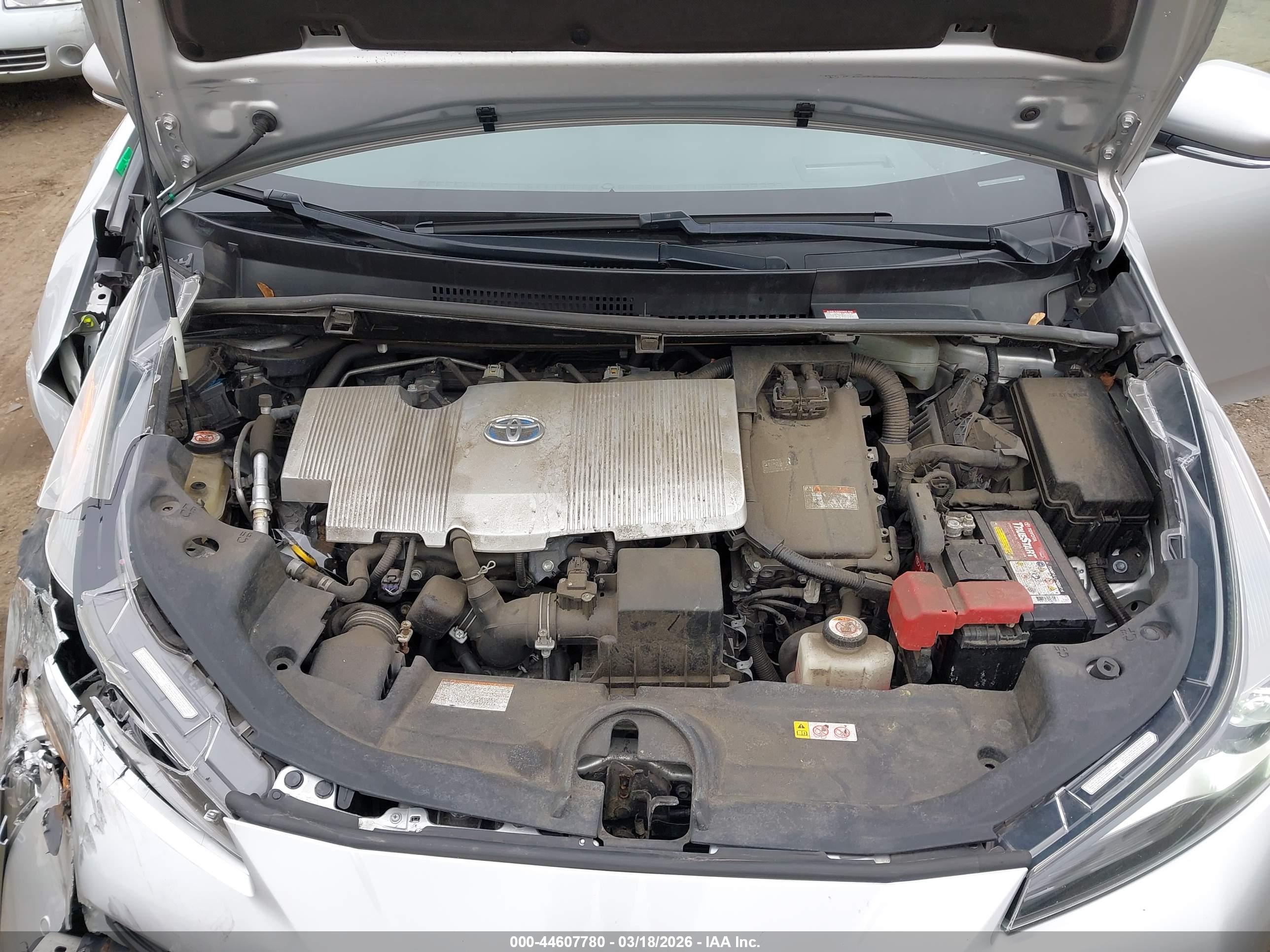 TOYOTA PRIUS image 10