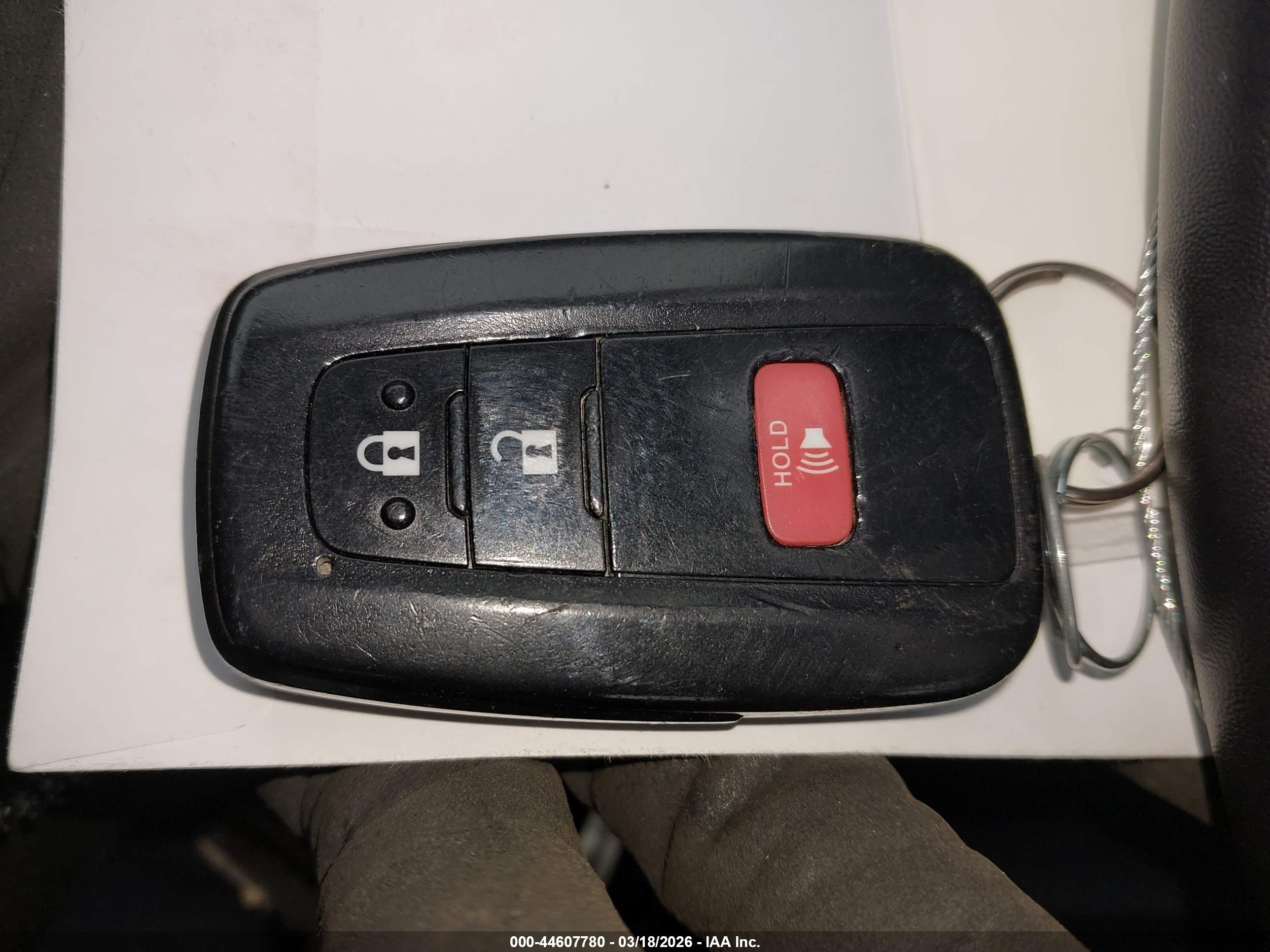 TOYOTA PRIUS image 11