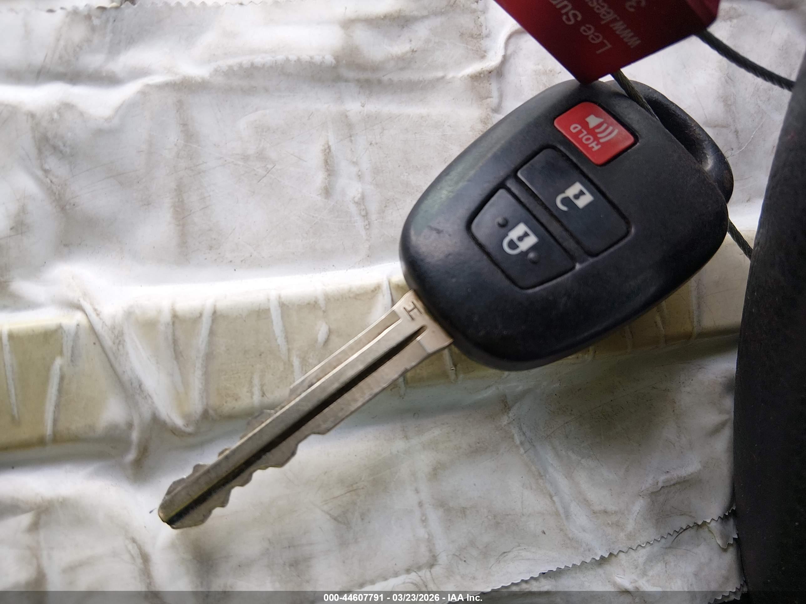 TOYOTA RAV4 image 11
