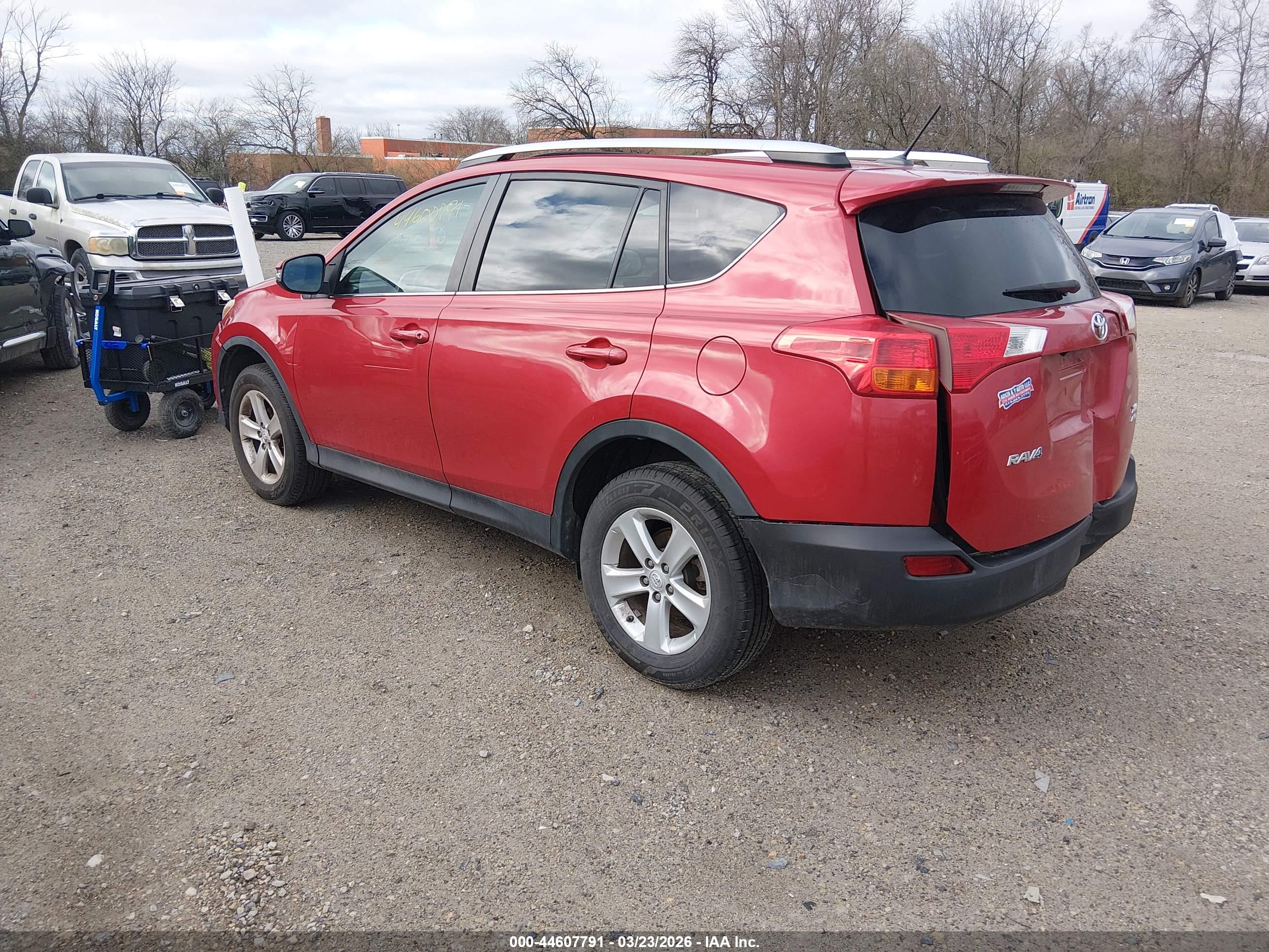 TOYOTA RAV4 image 3