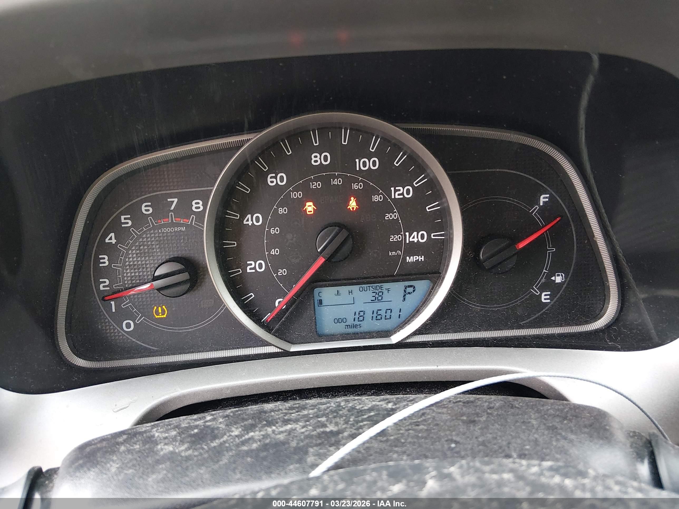 TOYOTA RAV4 image 7